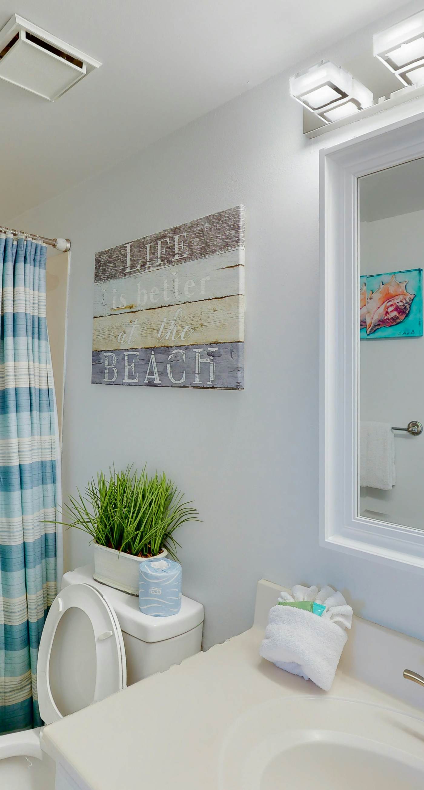 3rd-floor, Gulf-view condo at beachfront resort with pools, hot tub & two gyms