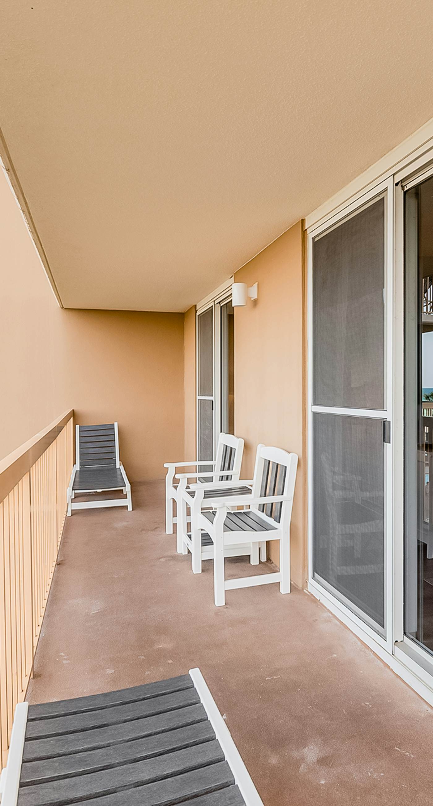 3rd-floor, Gulf-view condo at beachfront resort with pools, hot tub & two gyms