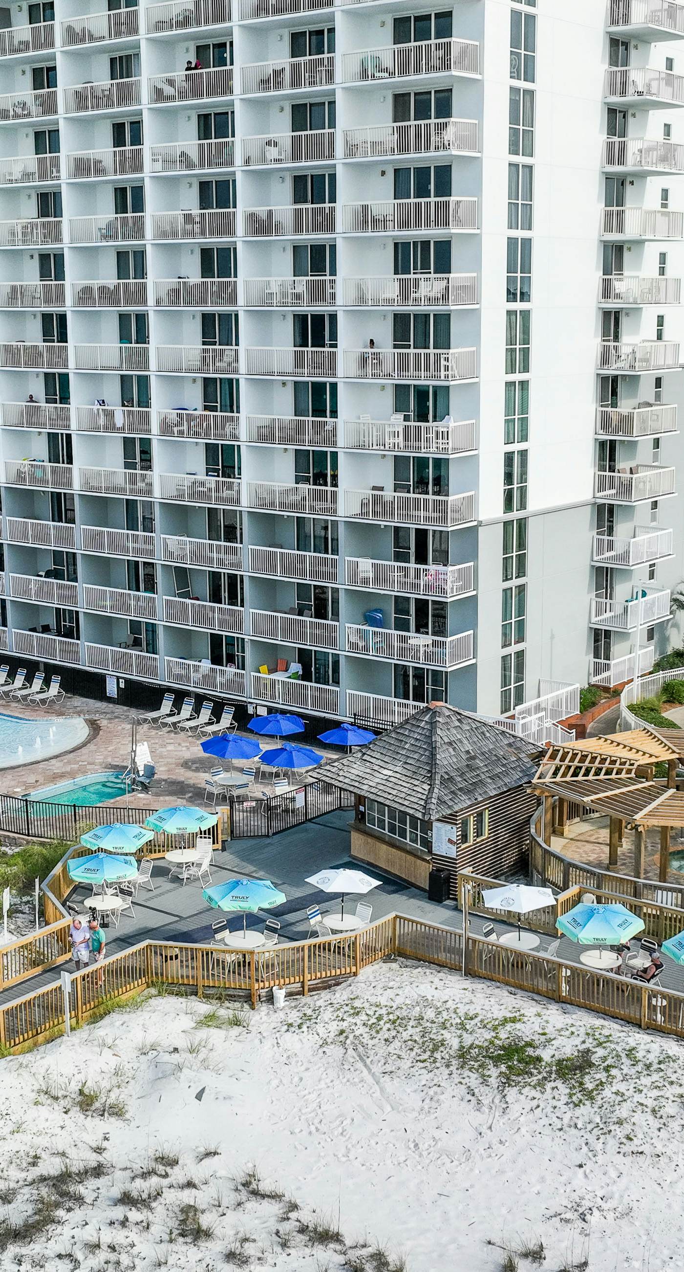 3rd-floor, Gulf-view condo at beachfront resort with pools, hot tub & two gyms