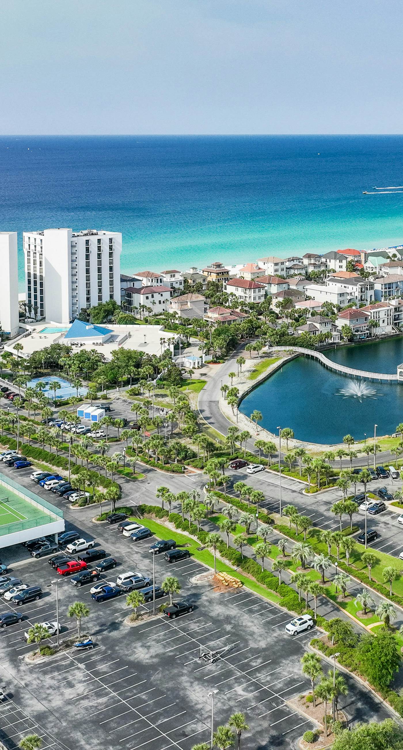 3rd-floor, Gulf-view condo at beachfront resort with pools, hot tub & two gyms