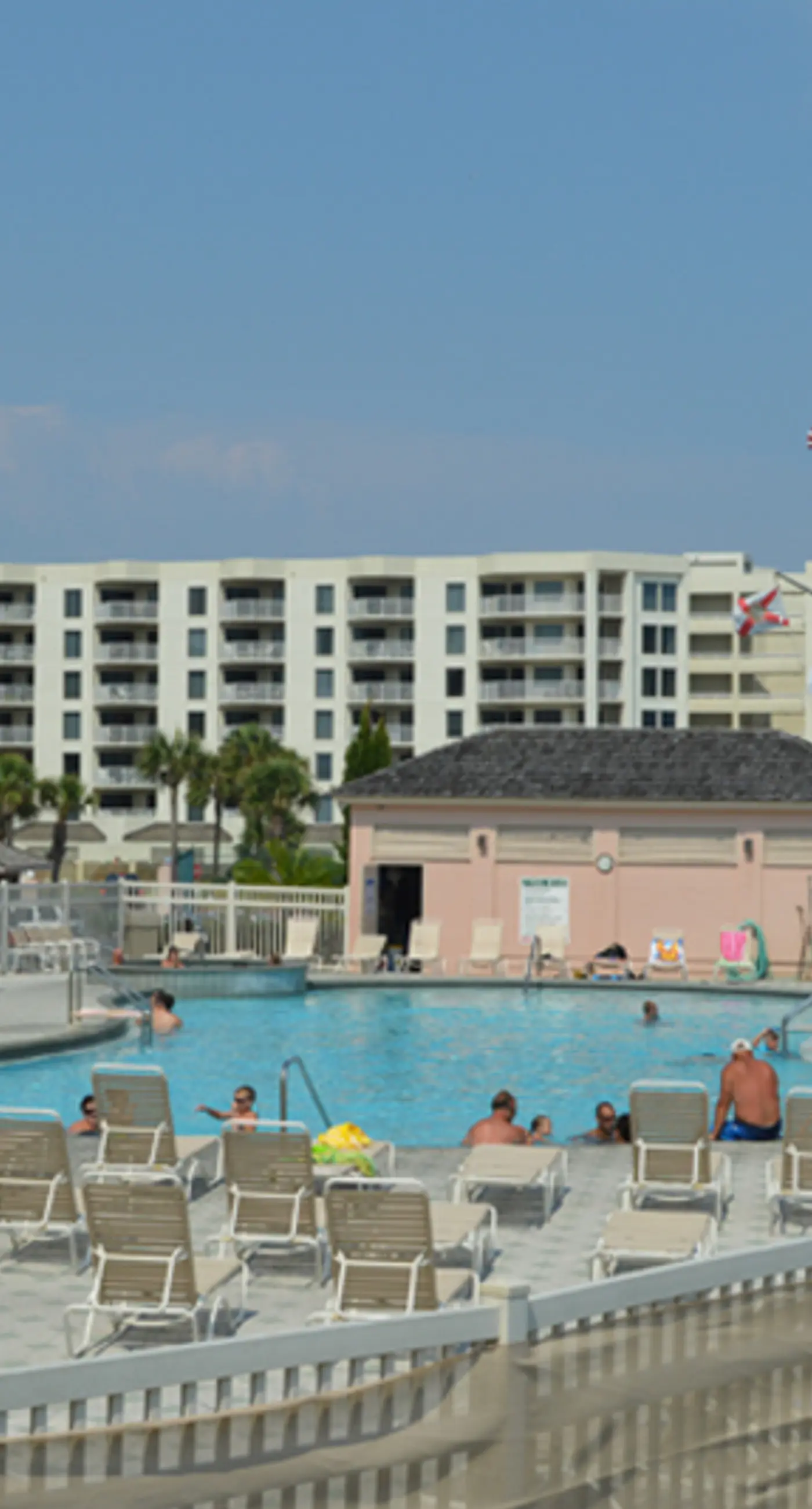 Fifth-floor, Gulf view condo with a washer/dryer, pool, tennis, & fitness room