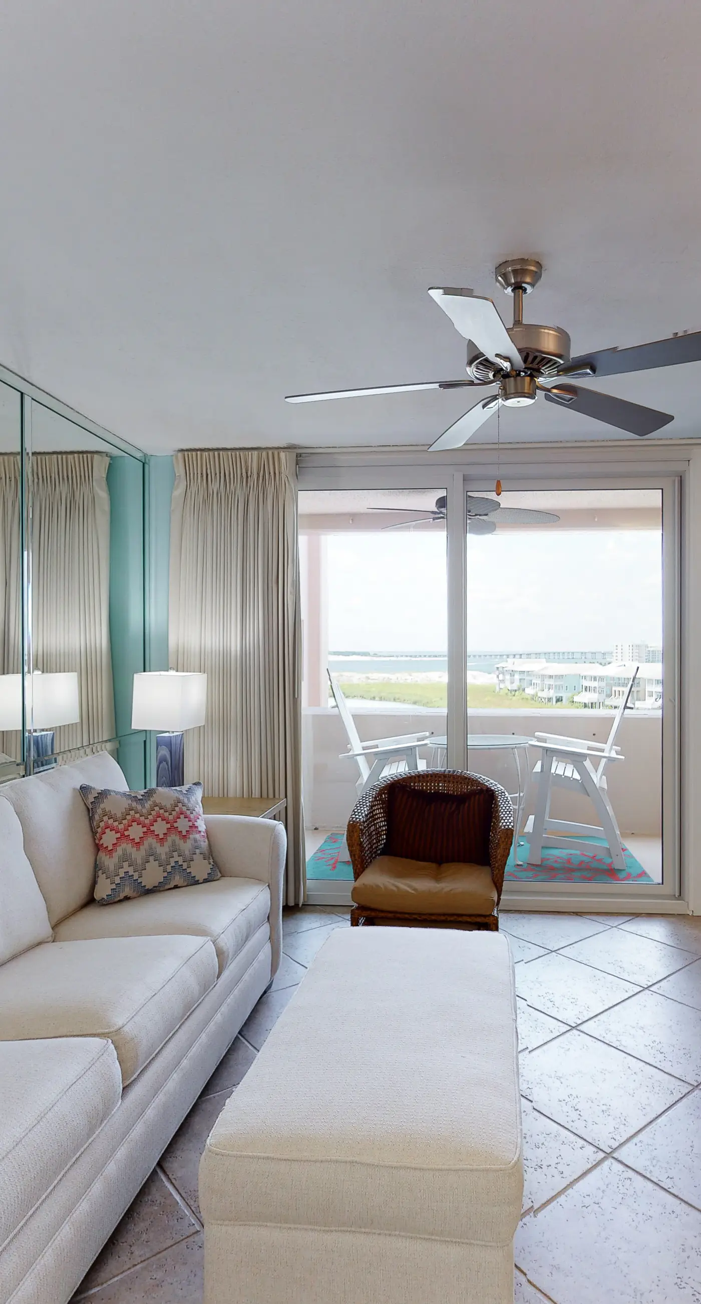 Fifth-floor, Gulf view condo with a washer/dryer, pool, tennis, & fitness room