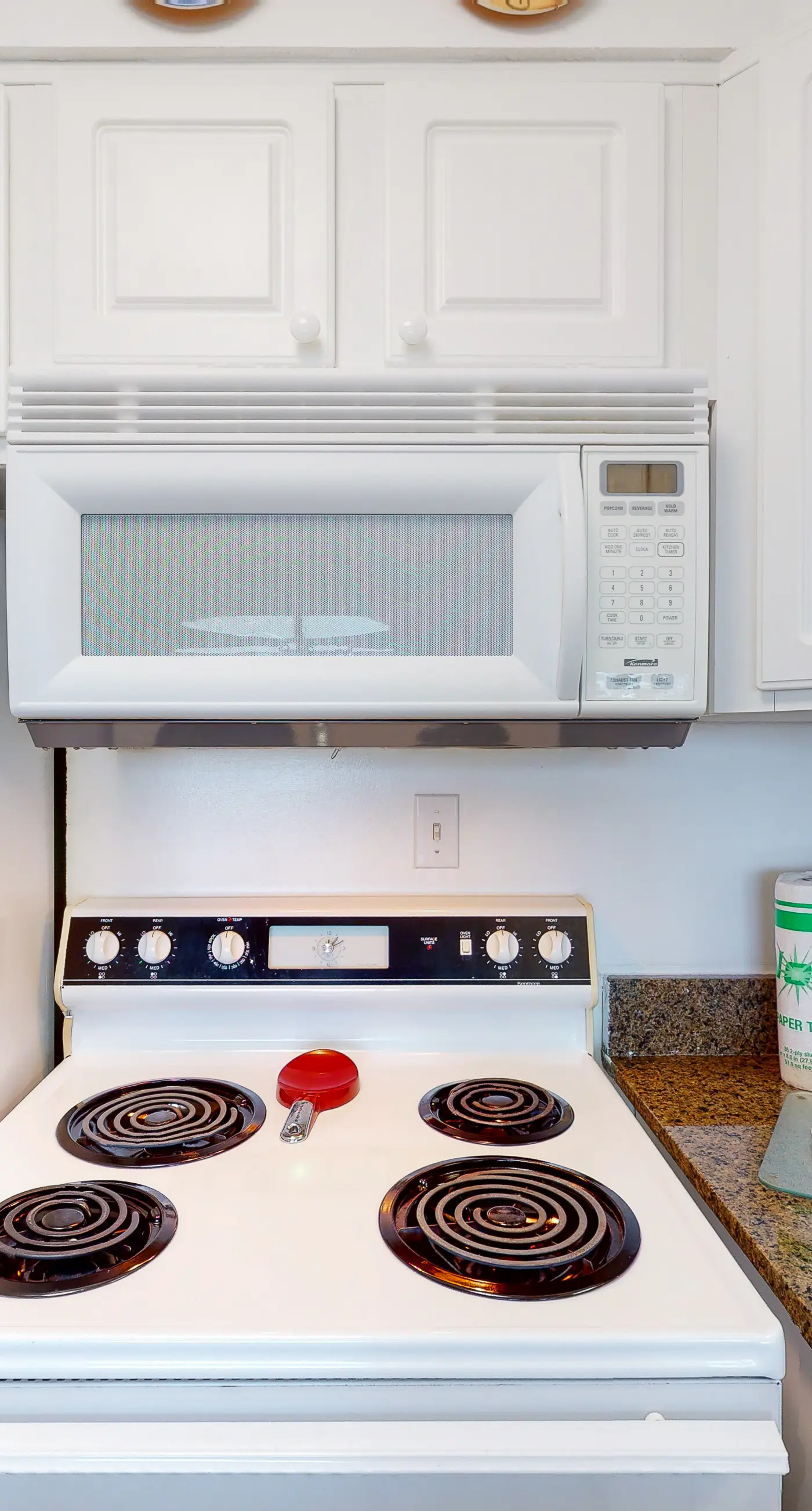 Fifth-floor, Gulf view condo with a washer/dryer, pool, tennis, & fitness room