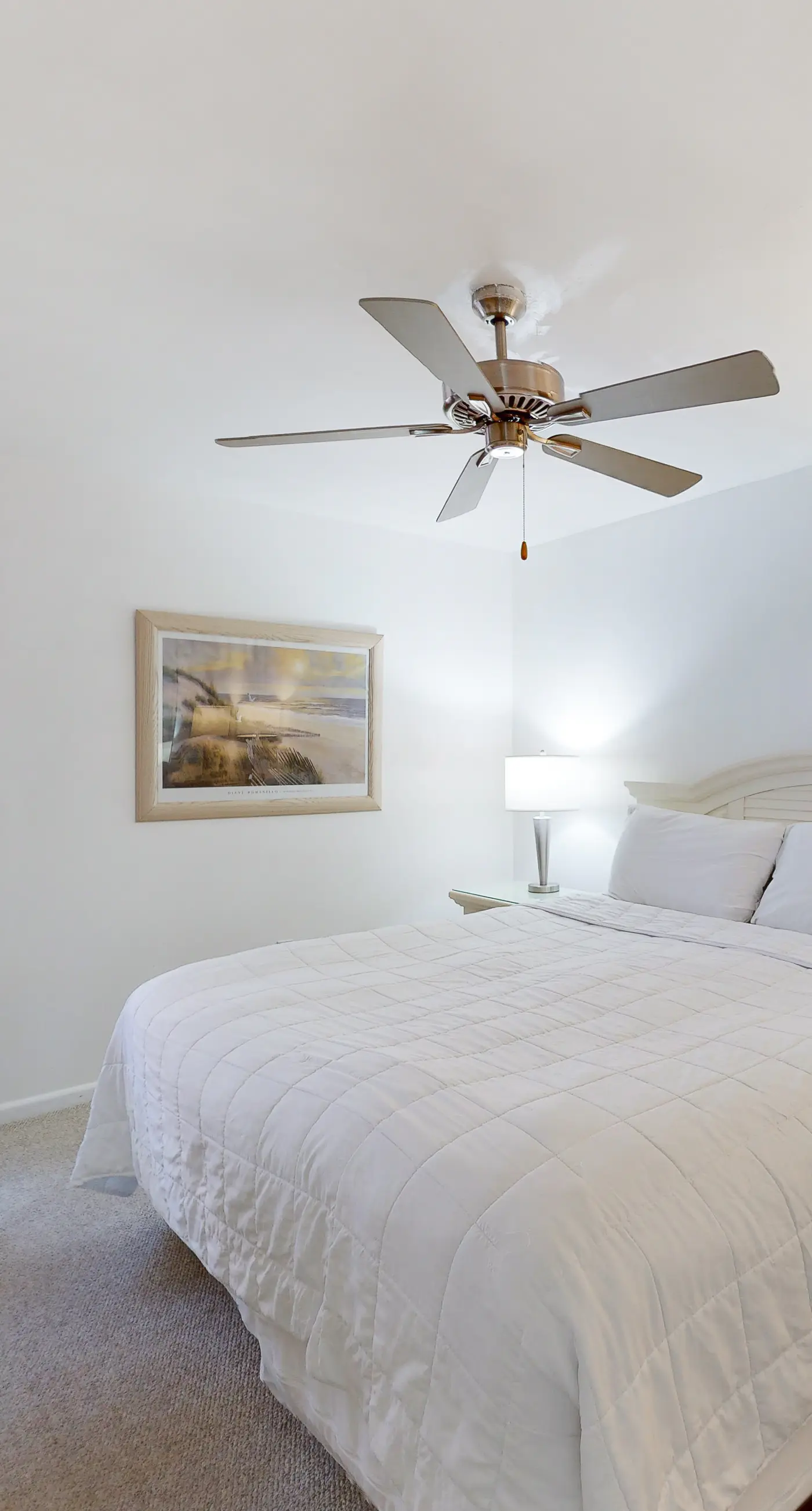 Fifth-floor, Gulf view condo with a washer/dryer, pool, tennis, & fitness room