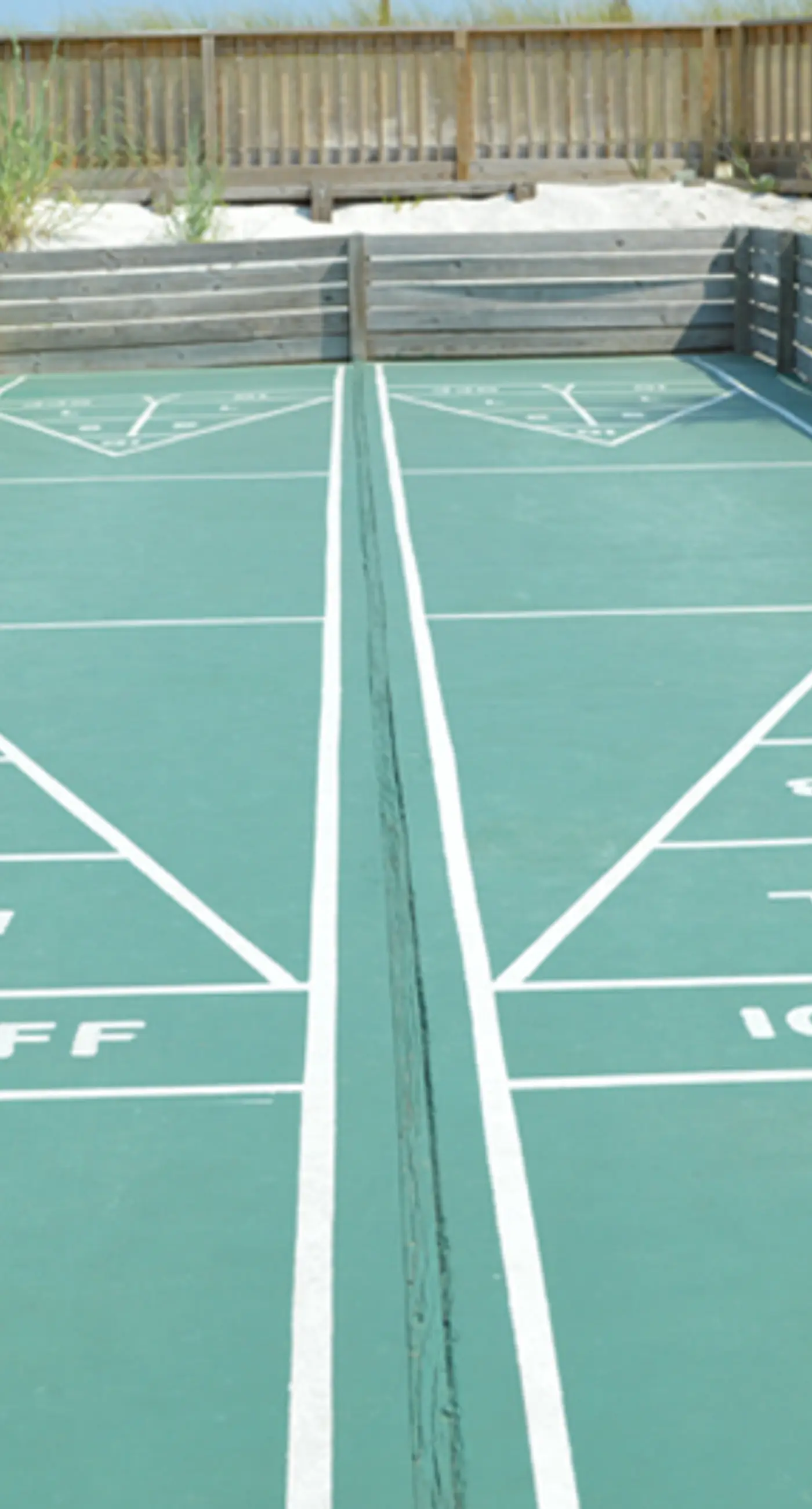 Fifth-floor, Gulf view condo with a washer/dryer, pool, tennis, & fitness room