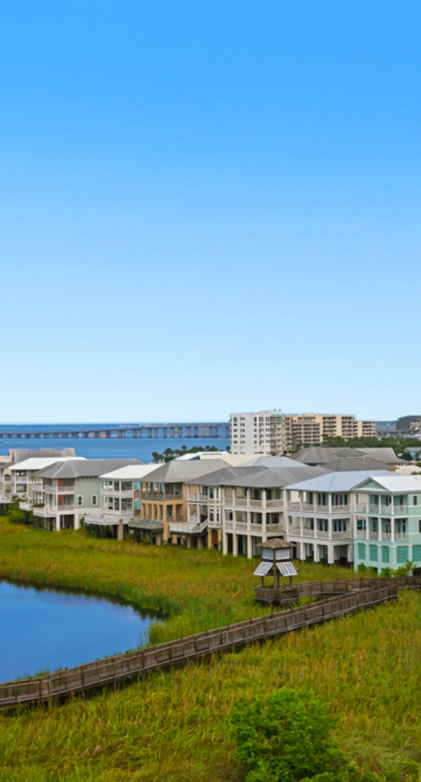 Fifth-floor, Gulf view condo with a washer/dryer, pool, tennis, & fitness room