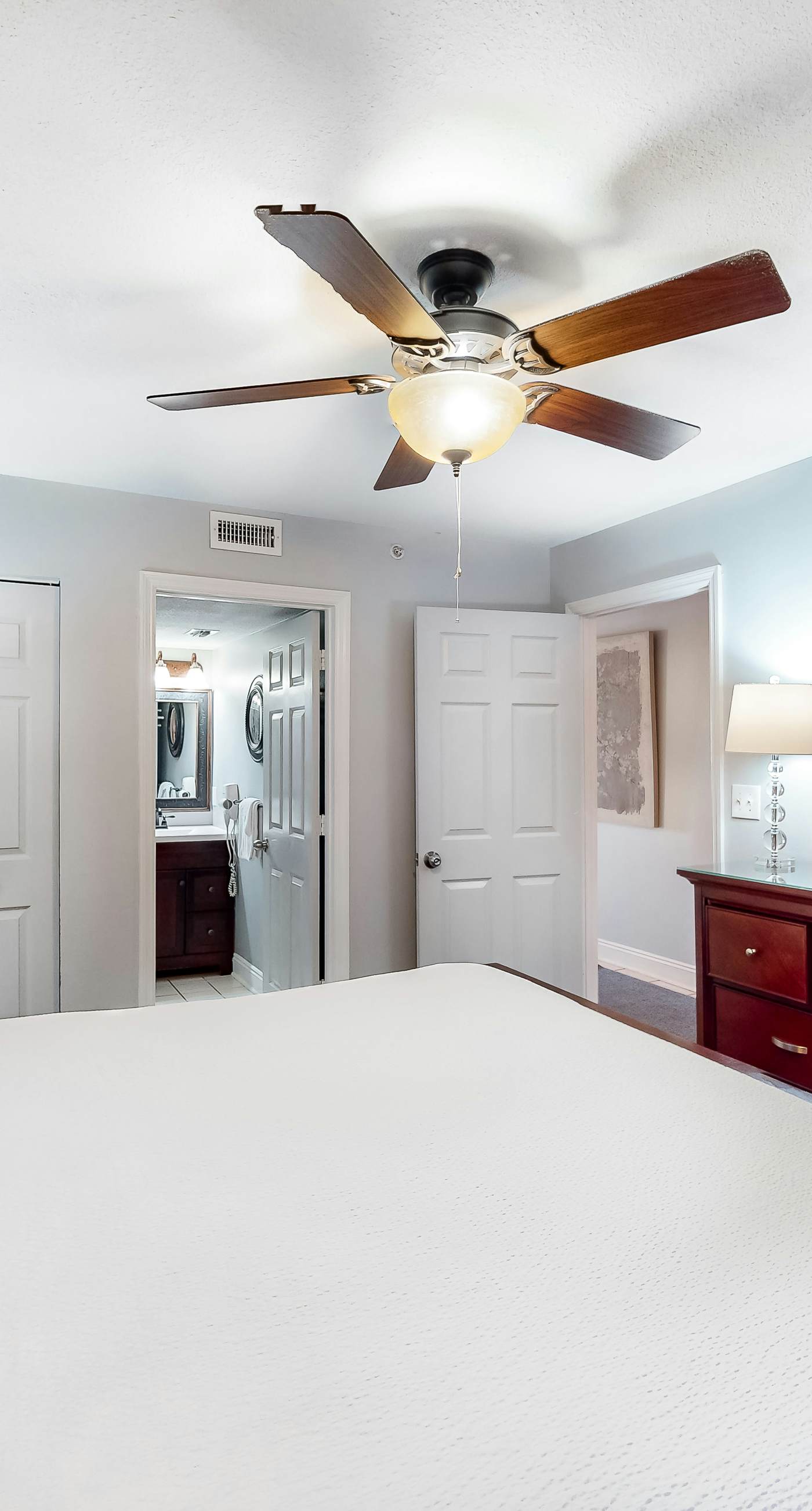 Gulf-front condo with balcony, water views, pools, hot tub & beach access