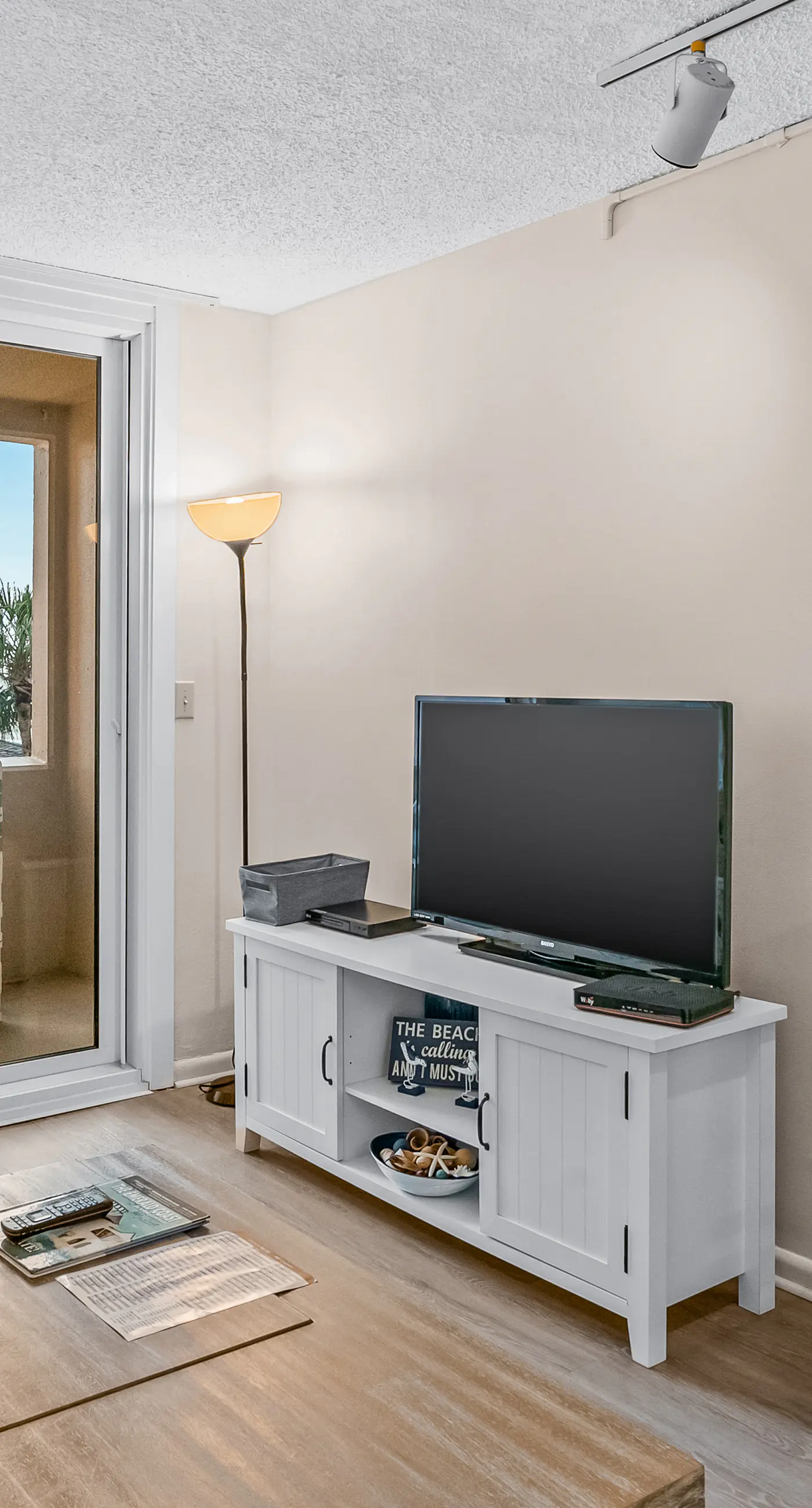 Gulf-view condo with beach pavilion, balcony, heated pool, hot tub, gym, tennis