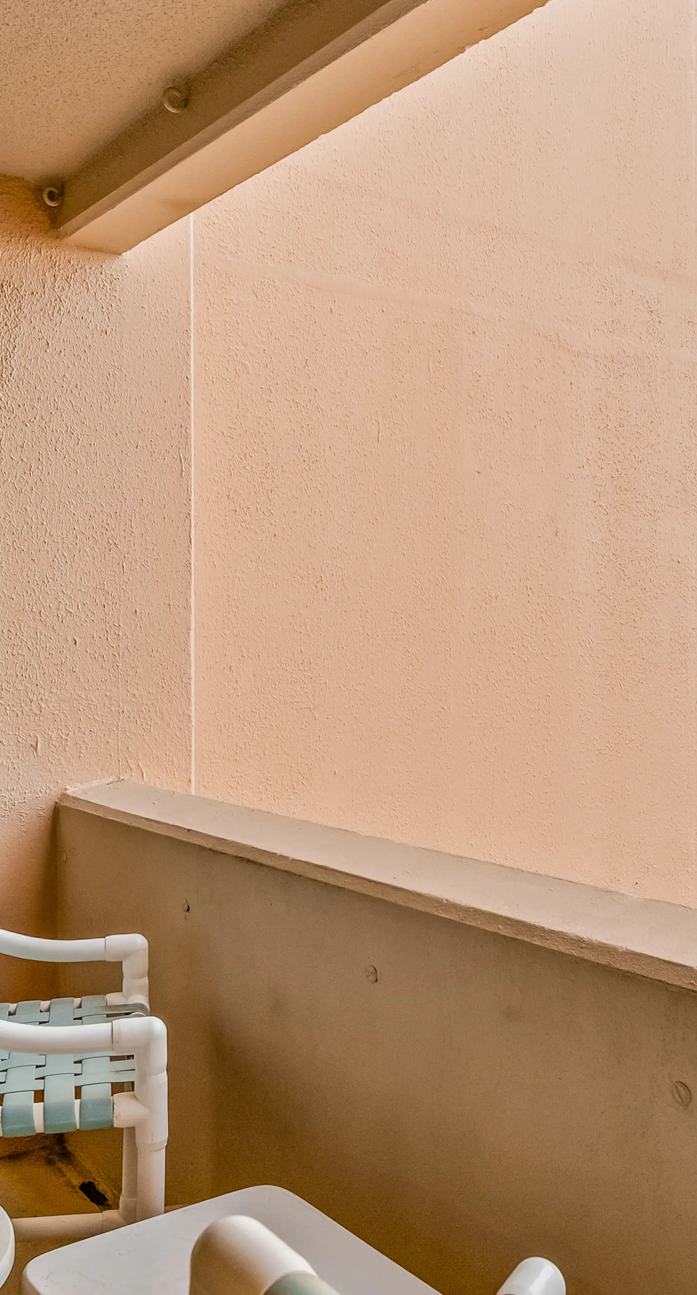 Gulf-view condo with beach pavilion, balcony, heated pool, hot tub, gym, tennis