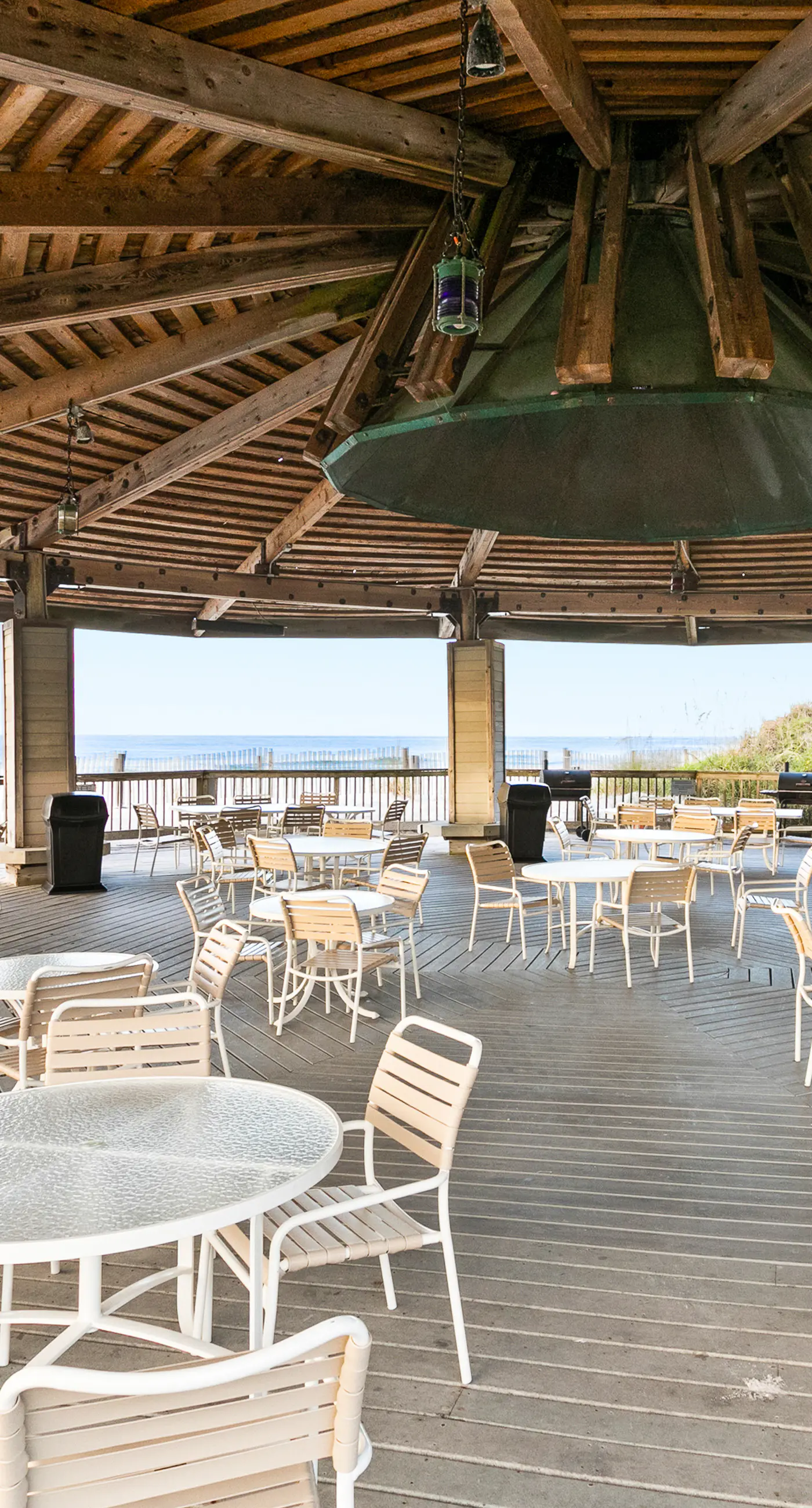 Gulf-view condo with beach pavilion, balcony, heated pool, hot tub, gym, tennis