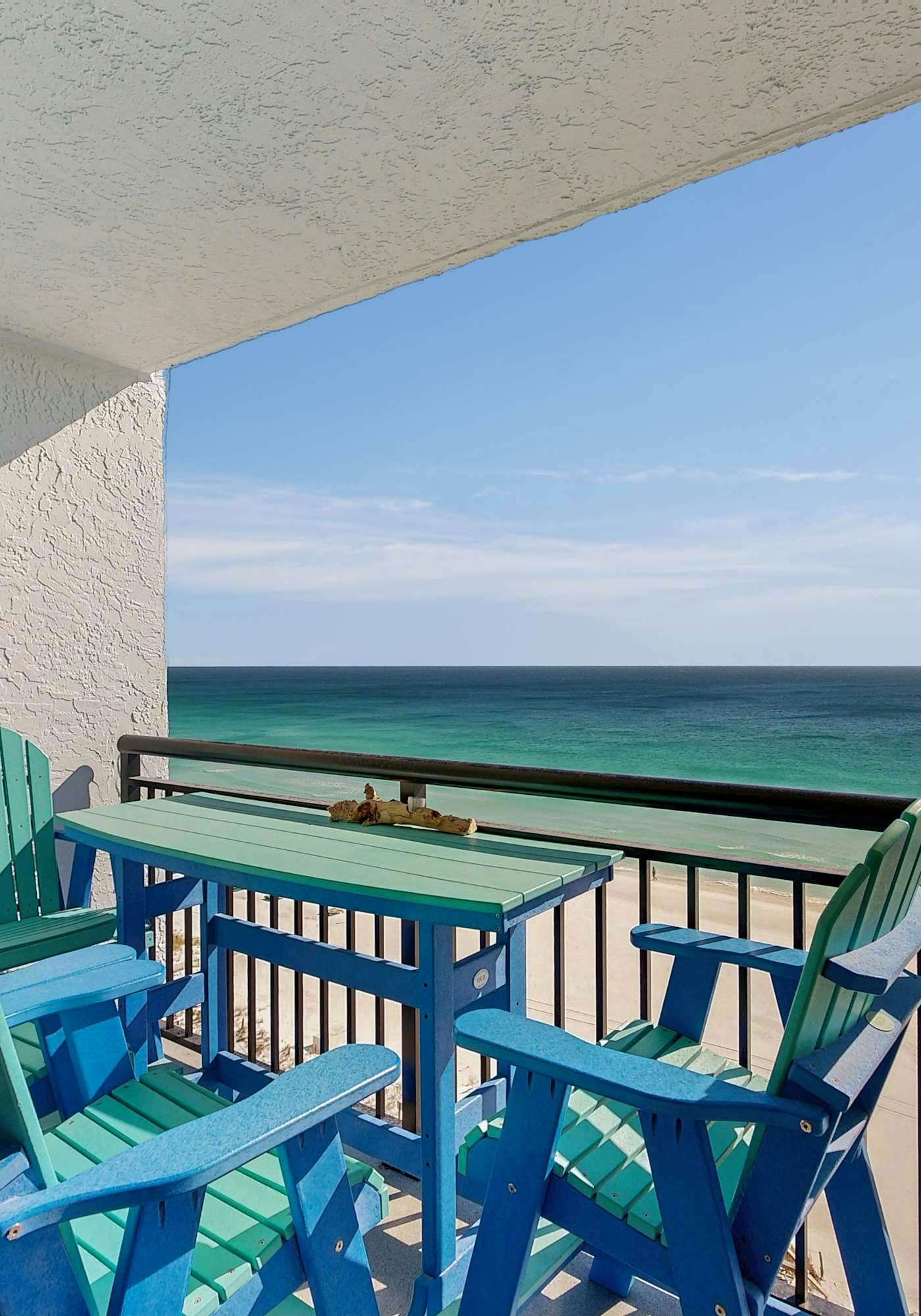 Eleventh-floor ocean view condo with pool, hot tub, central AC, gym, & game room