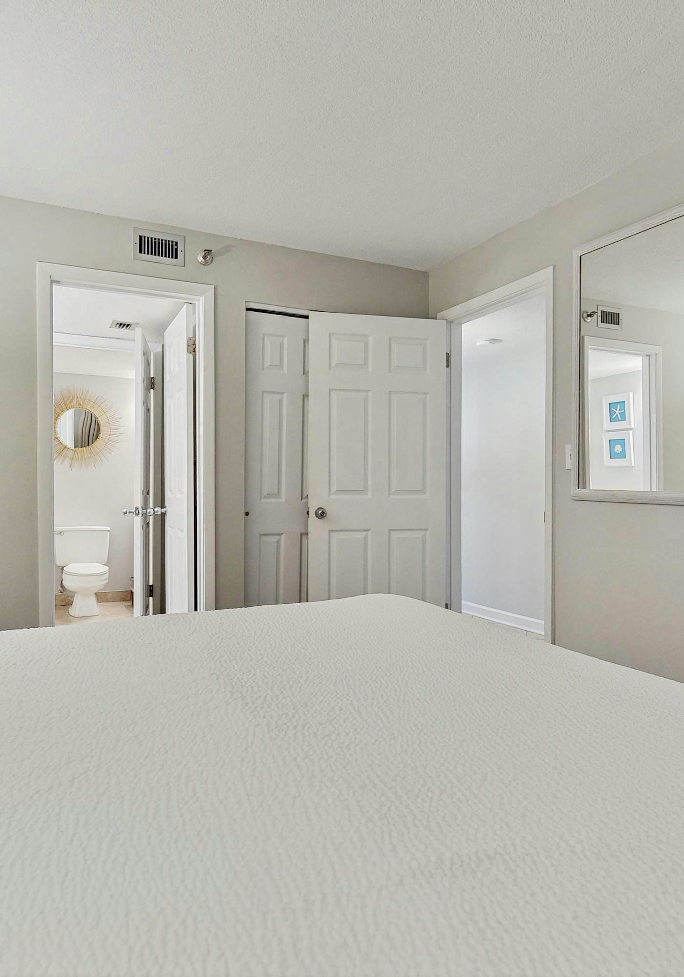 Eleventh-floor ocean view condo with pool, hot tub, central AC, gym, & game room