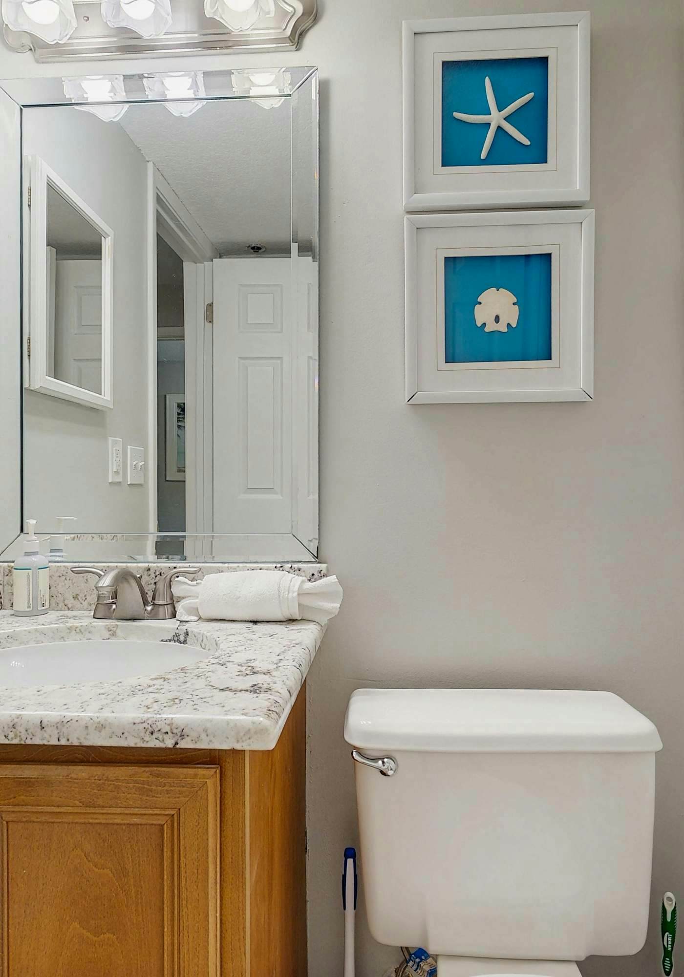 Eleventh-floor ocean view condo with pool, hot tub, central AC, gym, & game room