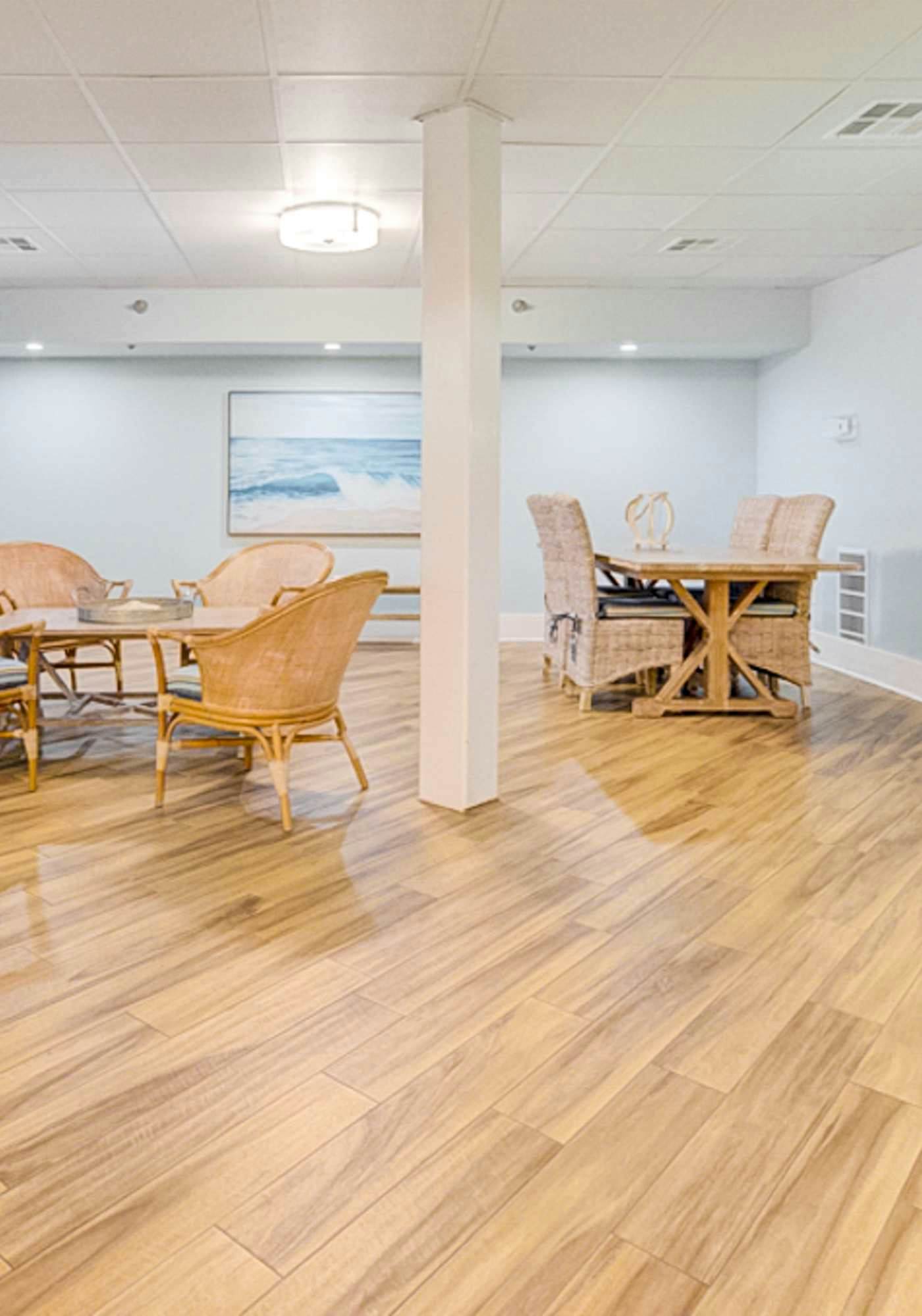 Eleventh-floor ocean view condo with pool, hot tub, central AC, gym, & game room