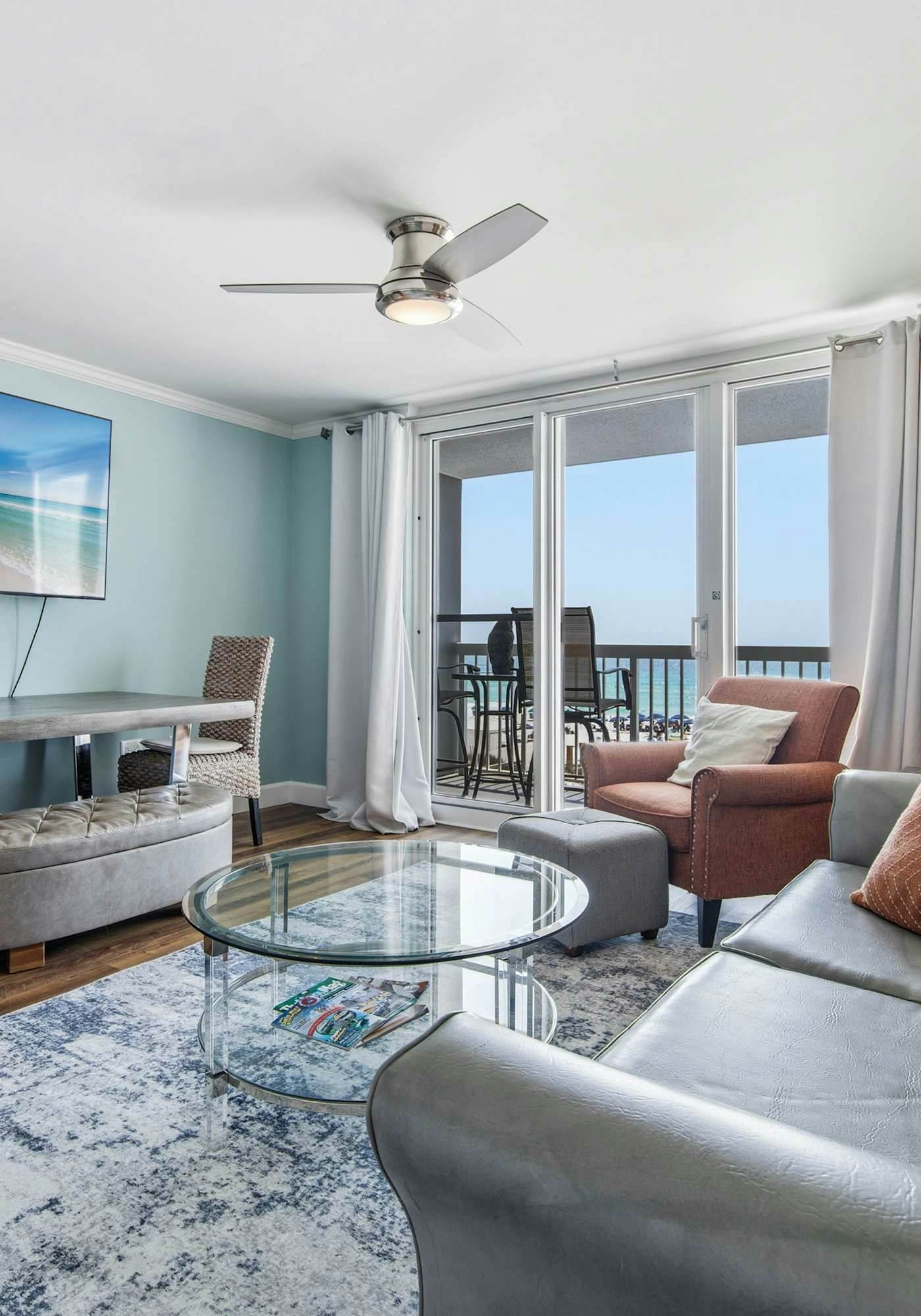 Gulf-front condo with balcony, beach access, pool & hot tub