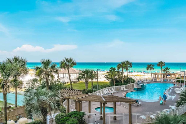 Gulf-front condo with balcony, beach access, pool & hot tub