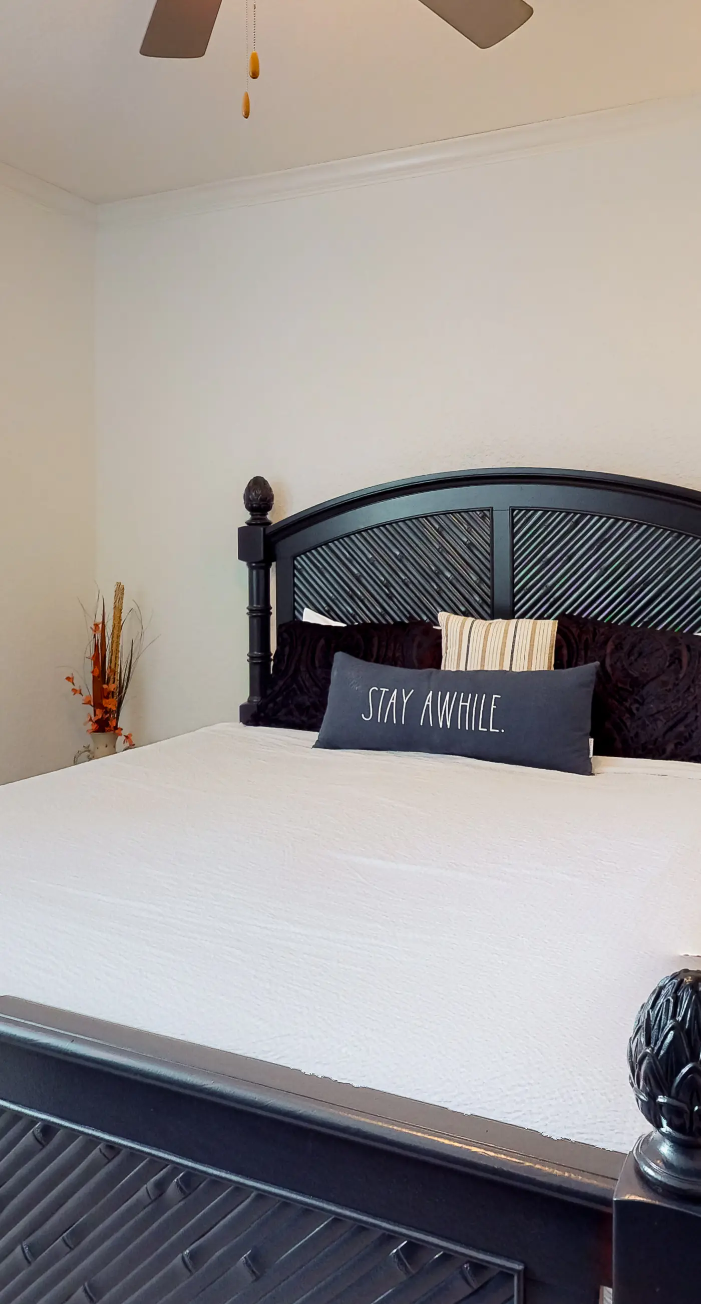 Dog-friendly home near beach with pool access, two balconies, wet bar, & W/D