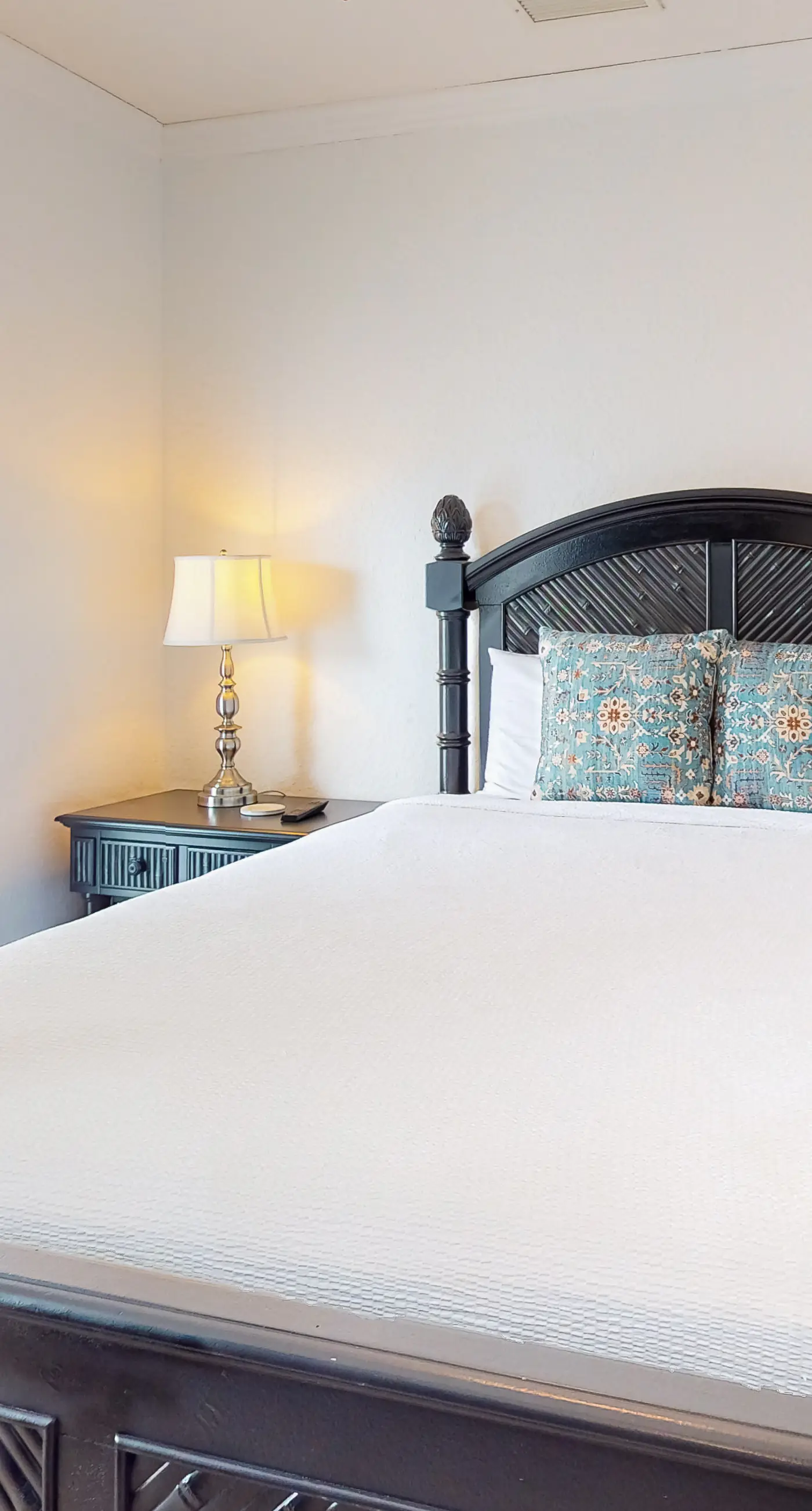 Dog-friendly home near beach with pool access, two balconies, wet bar, & W/D