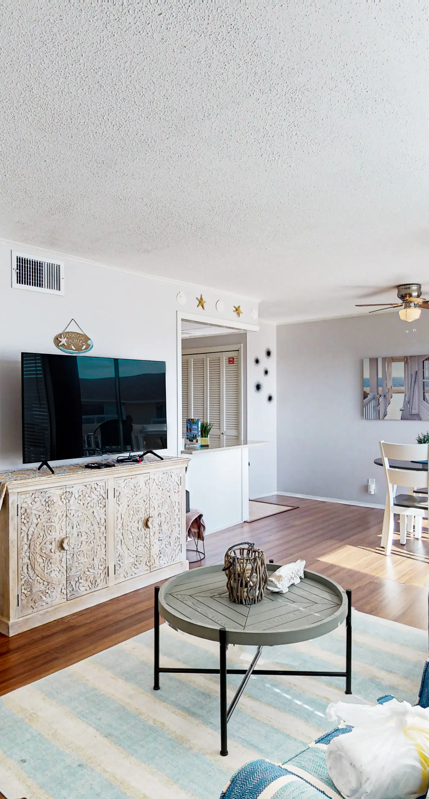 Charming condo with pool, hot tub, tennis, balcony, & W/D