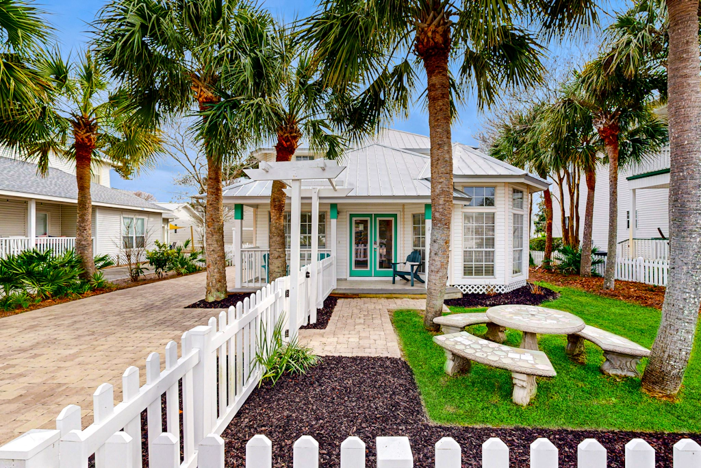 Steps to beach & community pool, dog-friendly, great location