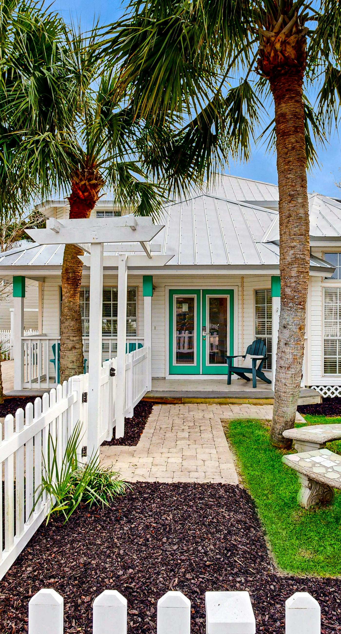 Steps to beach & community pool, dog-friendly, great location