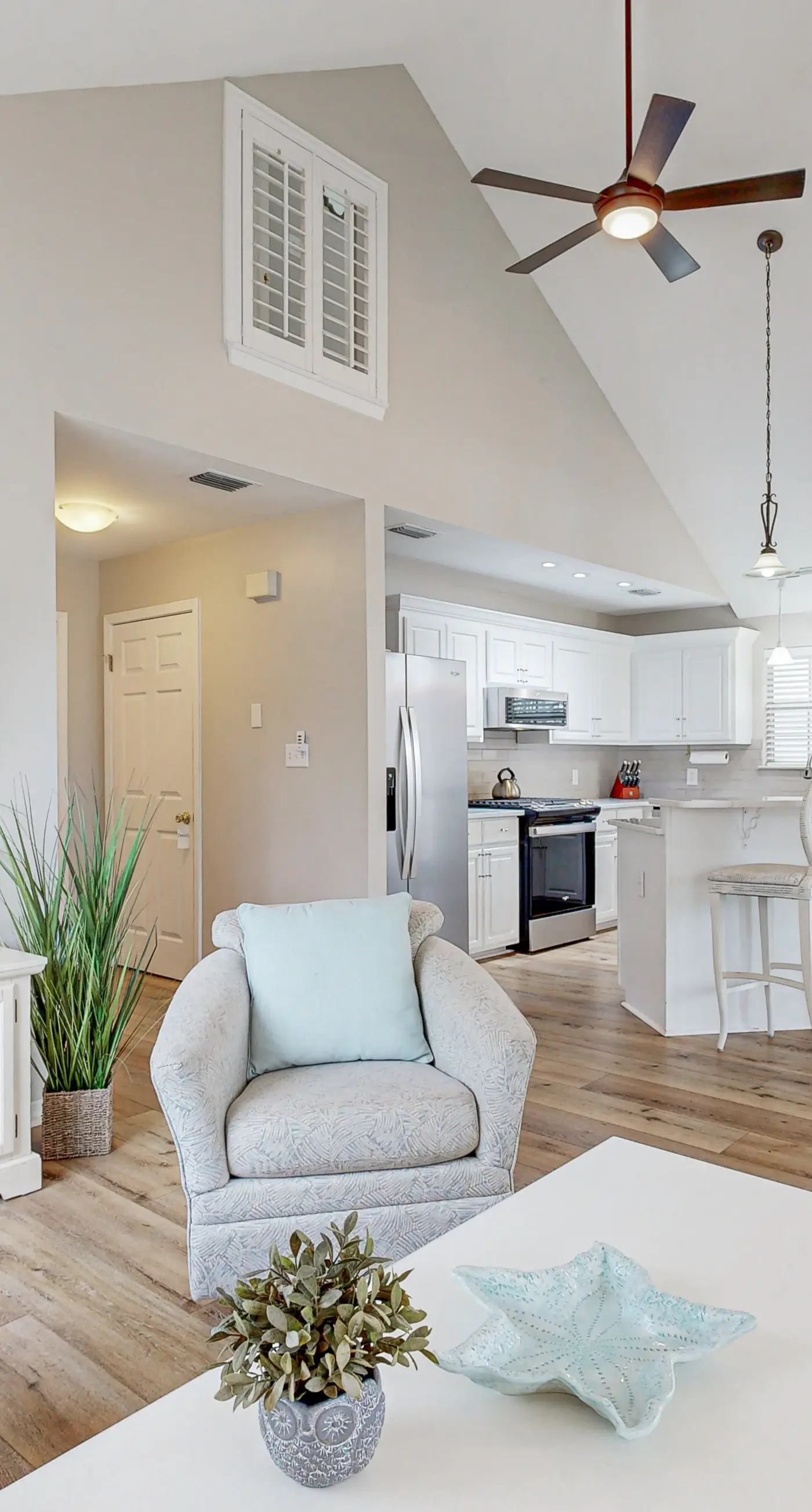 Steps to beach & community pool, dog-friendly, great location