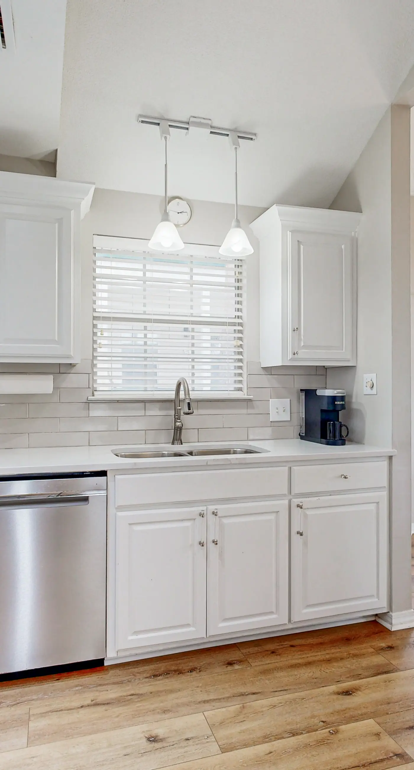 Steps to beach & community pool, dog-friendly, great location