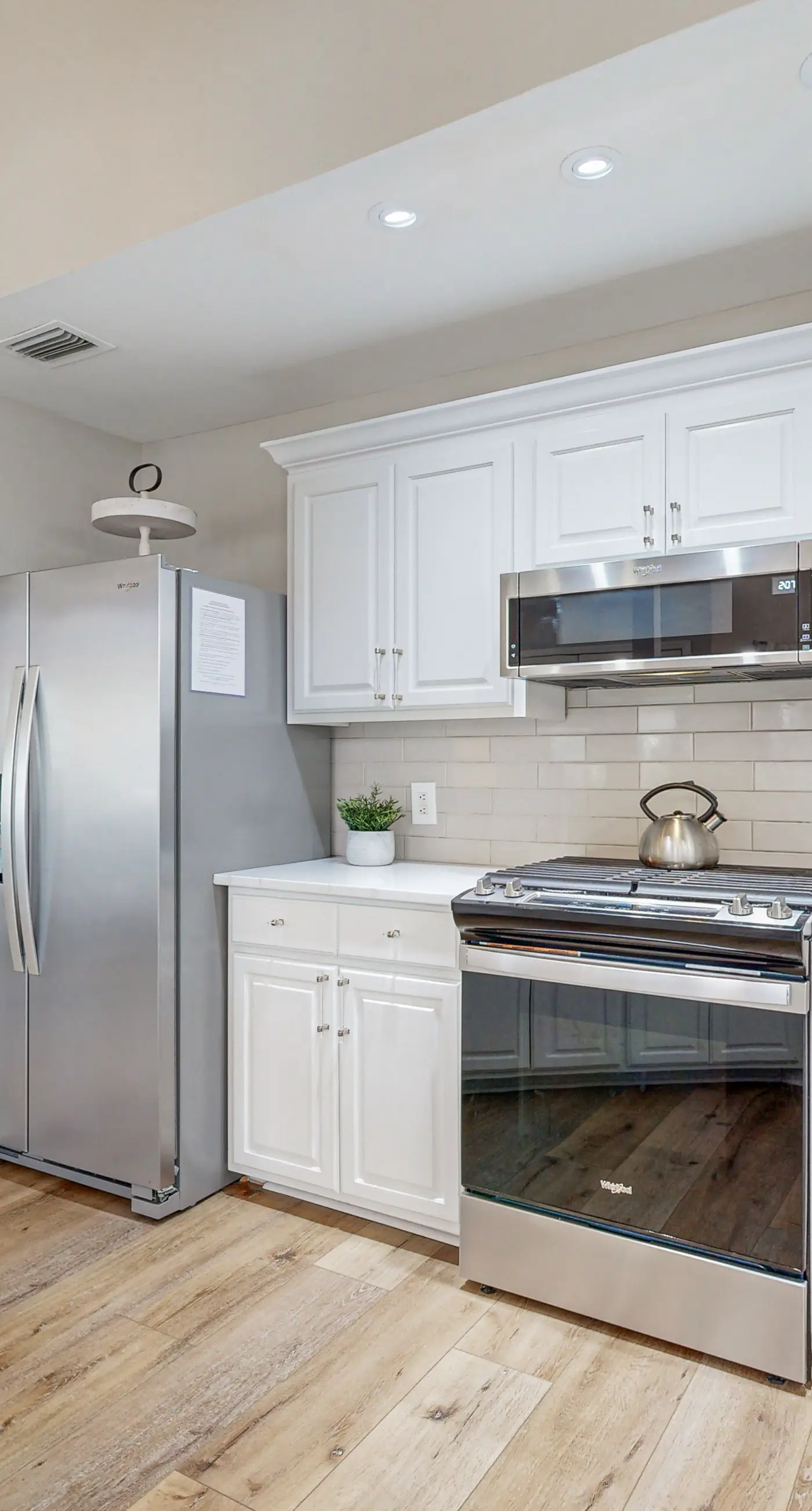 Steps to beach & community pool, dog-friendly, great location