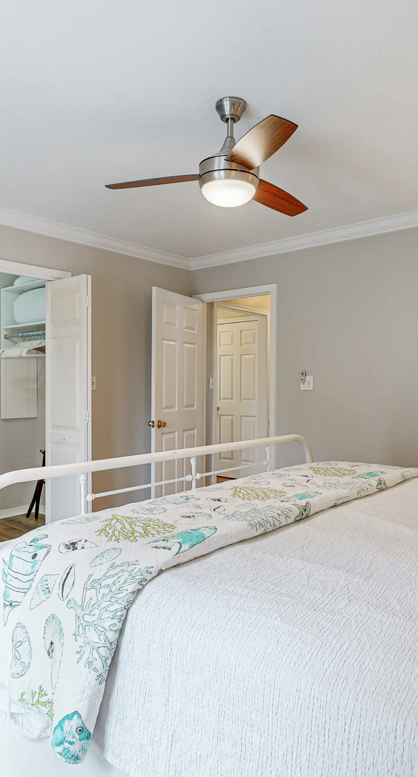 Steps to beach & community pool, dog-friendly, great location