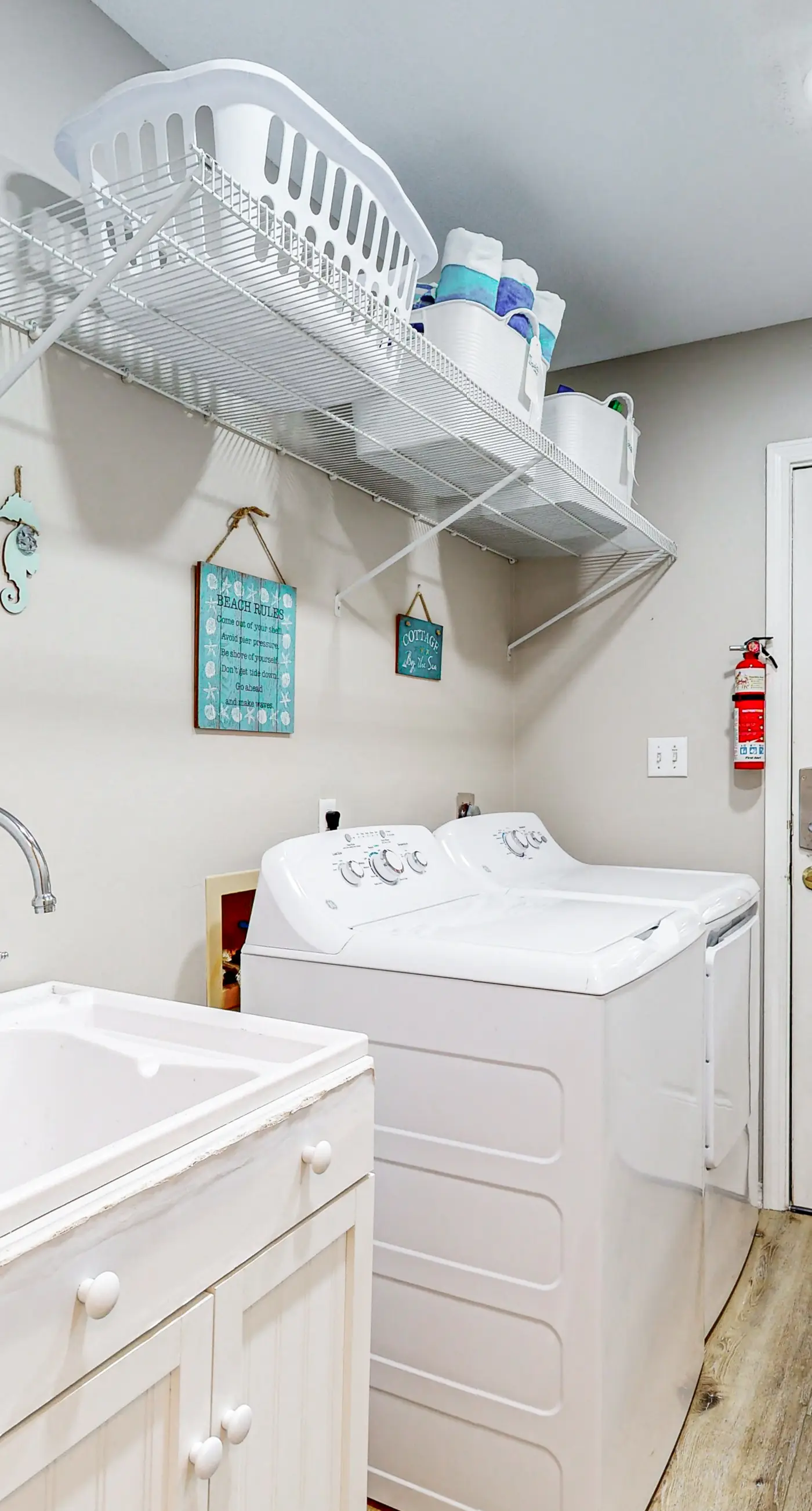 Steps to beach & community pool, dog-friendly, great location