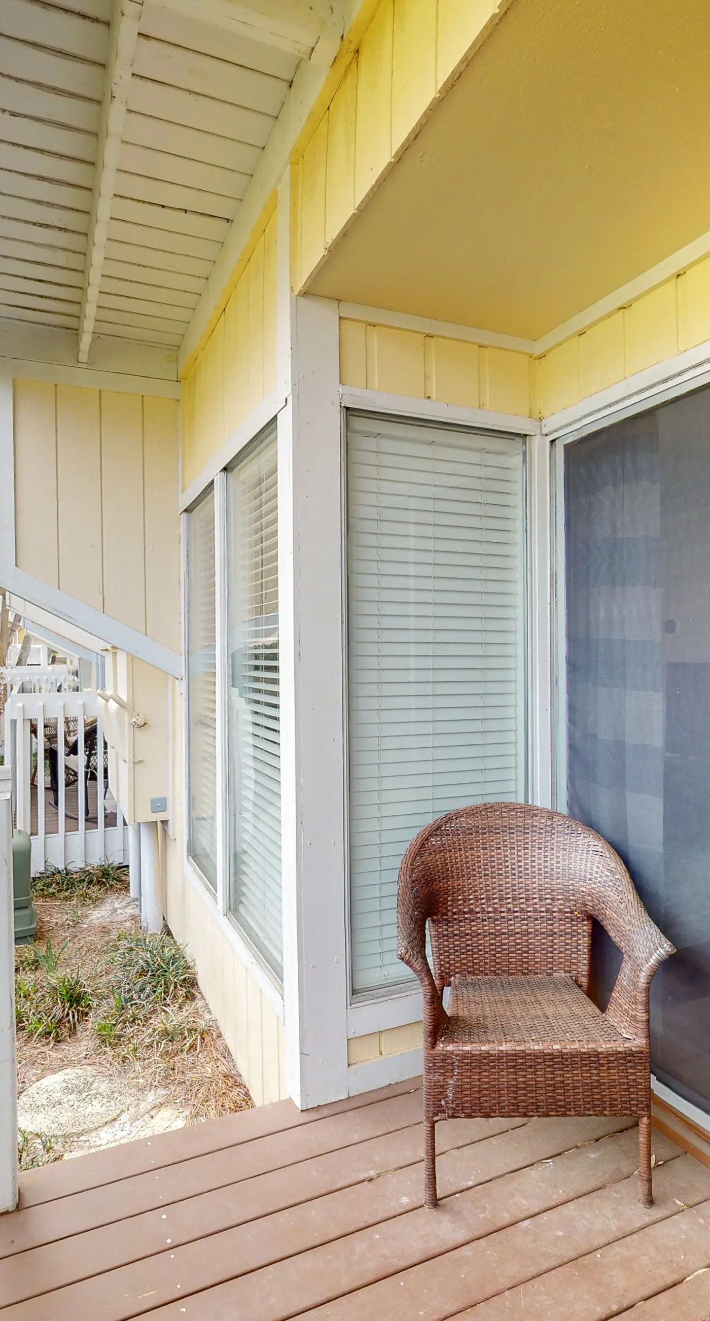 Coastal condo with pool, hot tub, tennis & golf access - dog-friendly