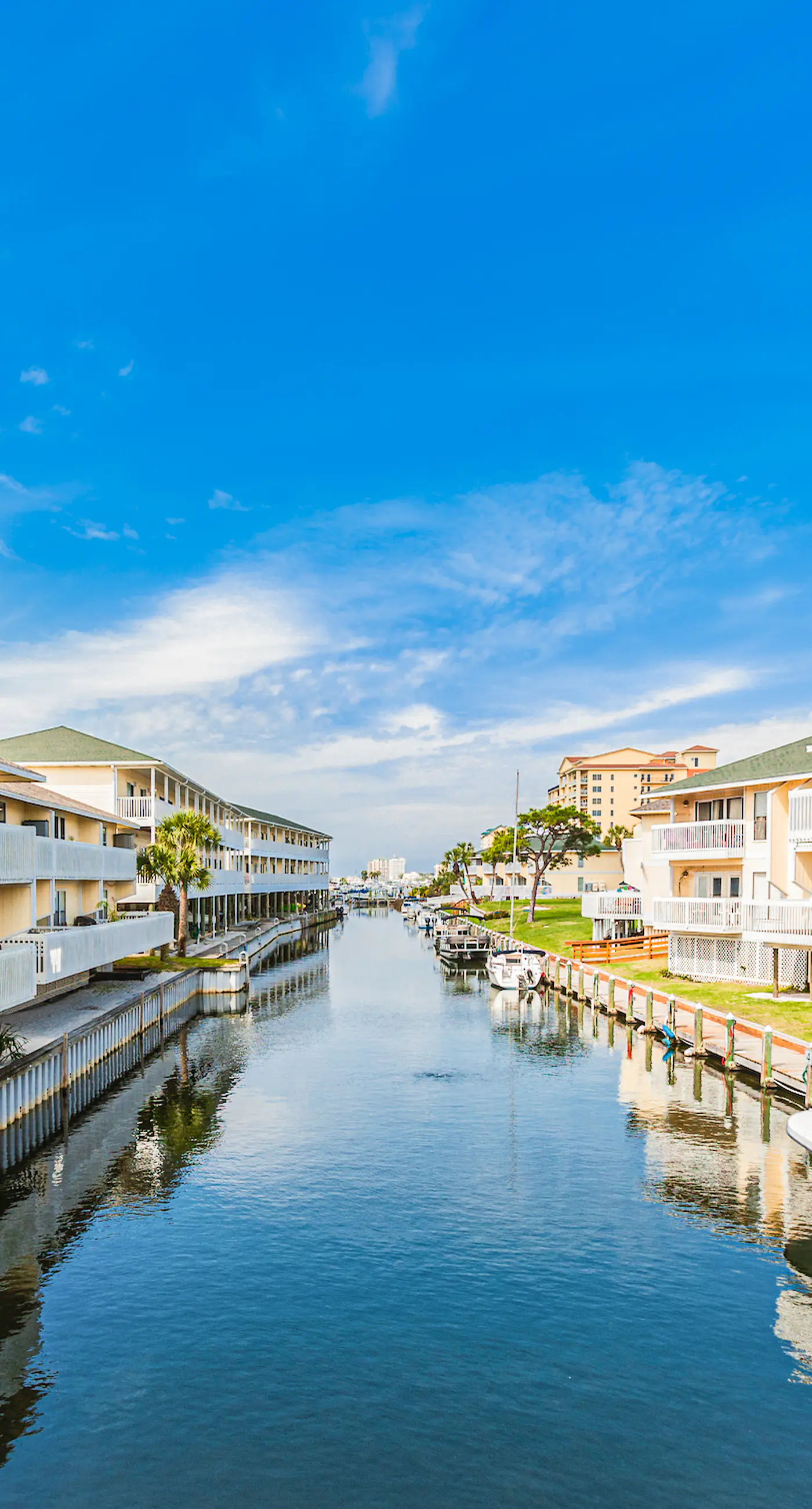 Coastal condo with pool, hot tub, tennis & golf access - dog-friendly