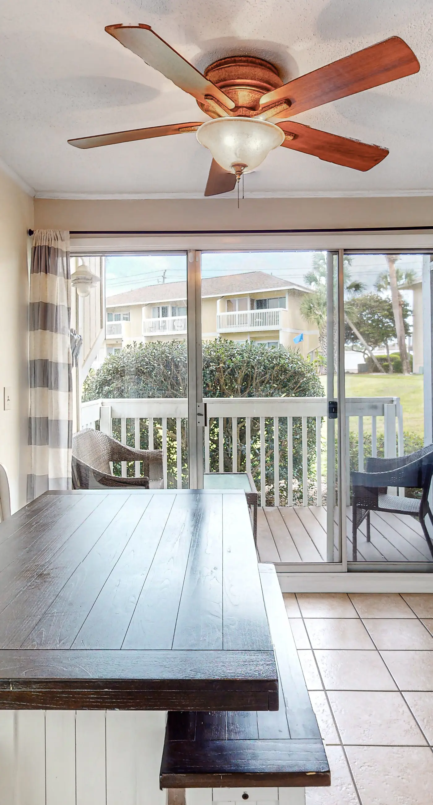 Coastal condo with pool, hot tub, tennis & golf access - dog-friendly