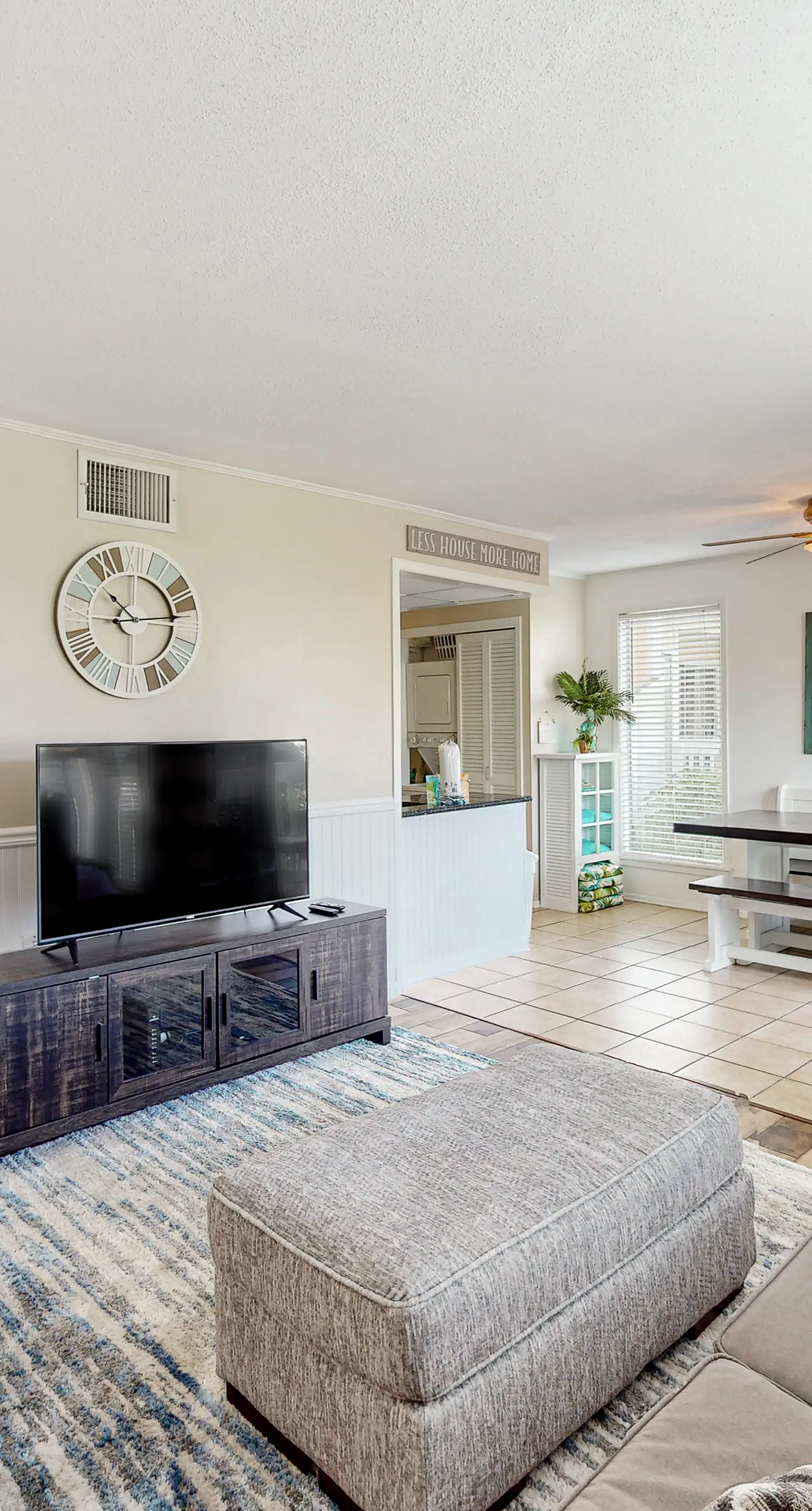 Coastal condo with pool, hot tub, tennis & golf access - dog-friendly