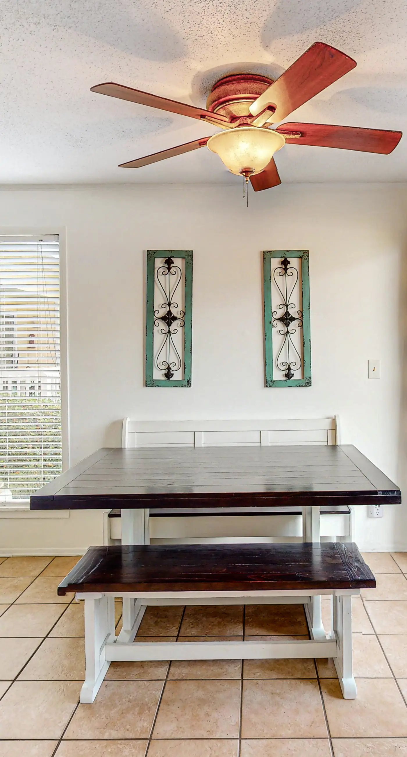 Coastal condo with pool, hot tub, tennis & golf access - dog-friendly