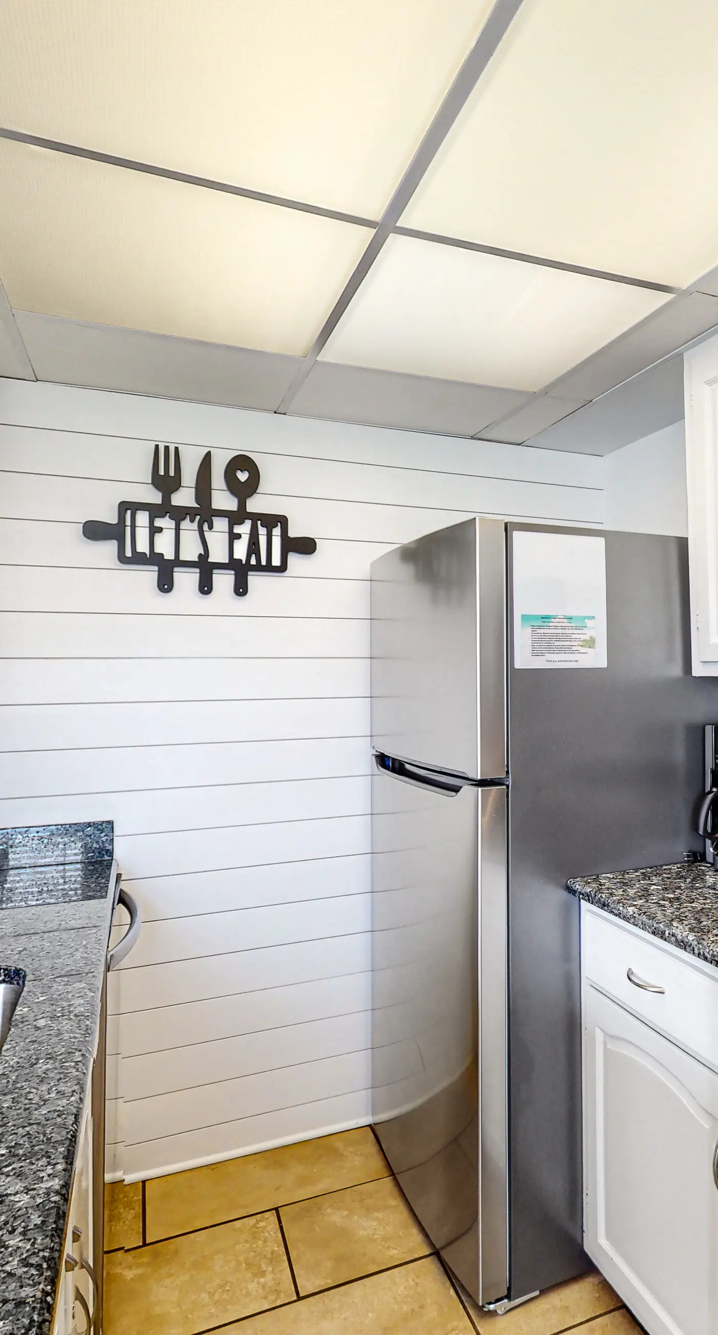 Coastal condo with pool, hot tub, tennis & golf access - dog-friendly