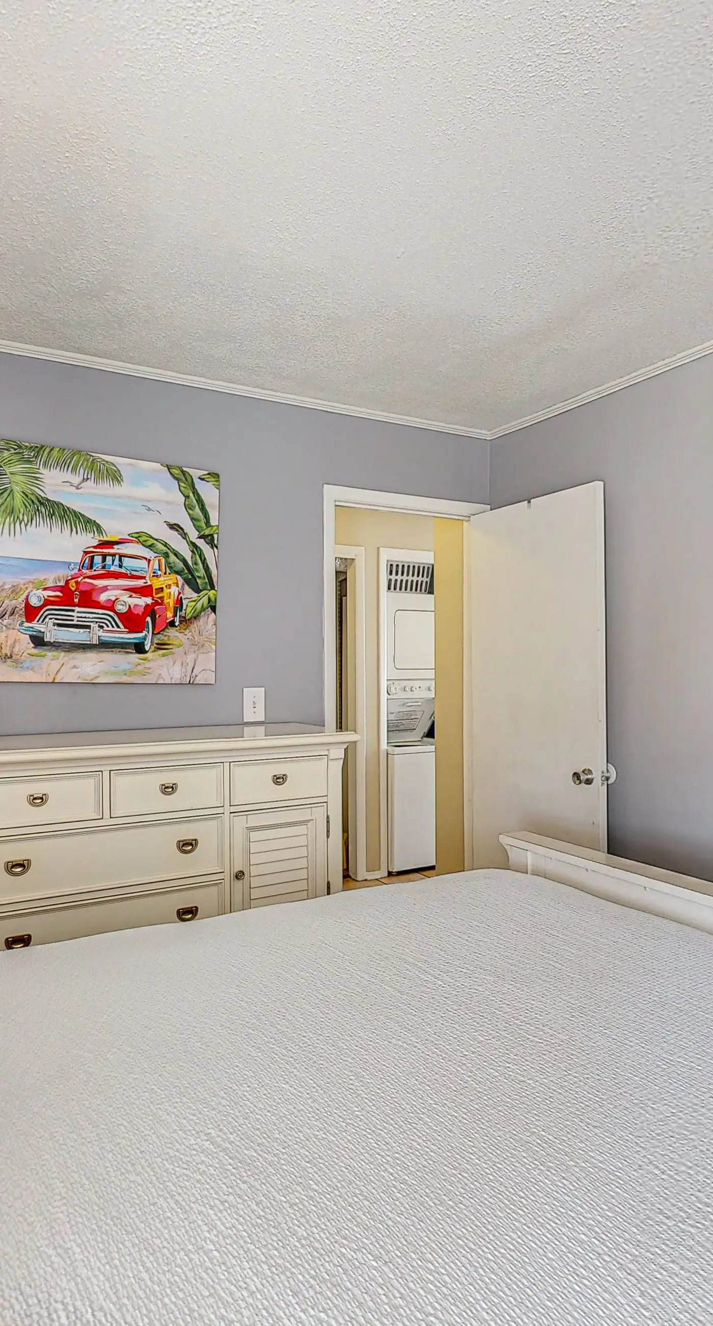 Coastal condo with pool, hot tub, tennis & golf access - dog-friendly