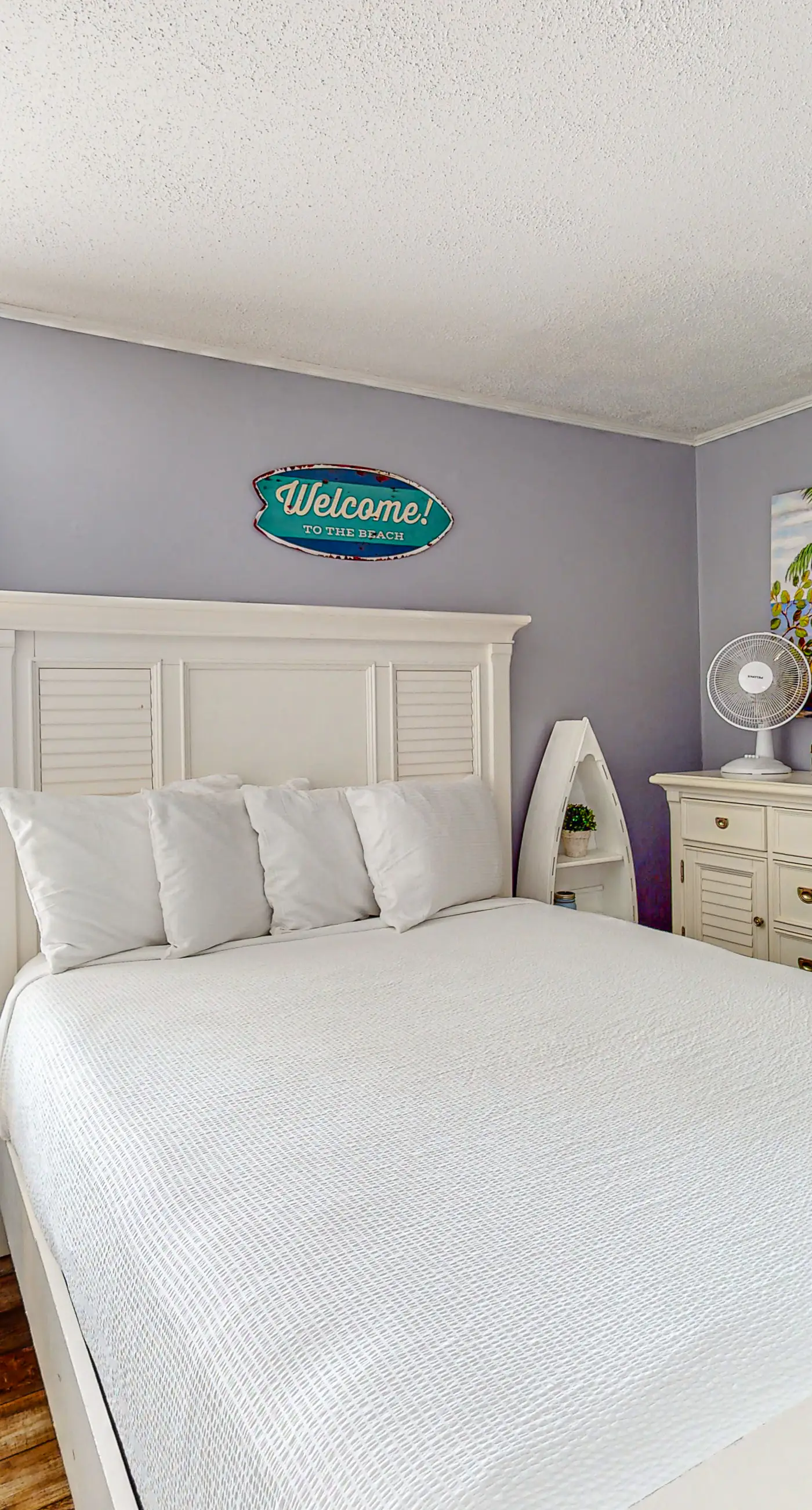 Coastal condo with pool, hot tub, tennis & golf access - dog-friendly
