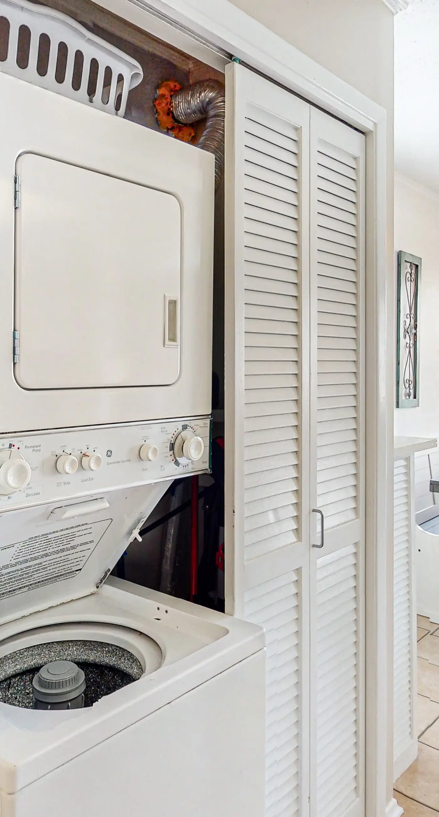 Coastal condo with pool, hot tub, tennis & golf access - dog-friendly