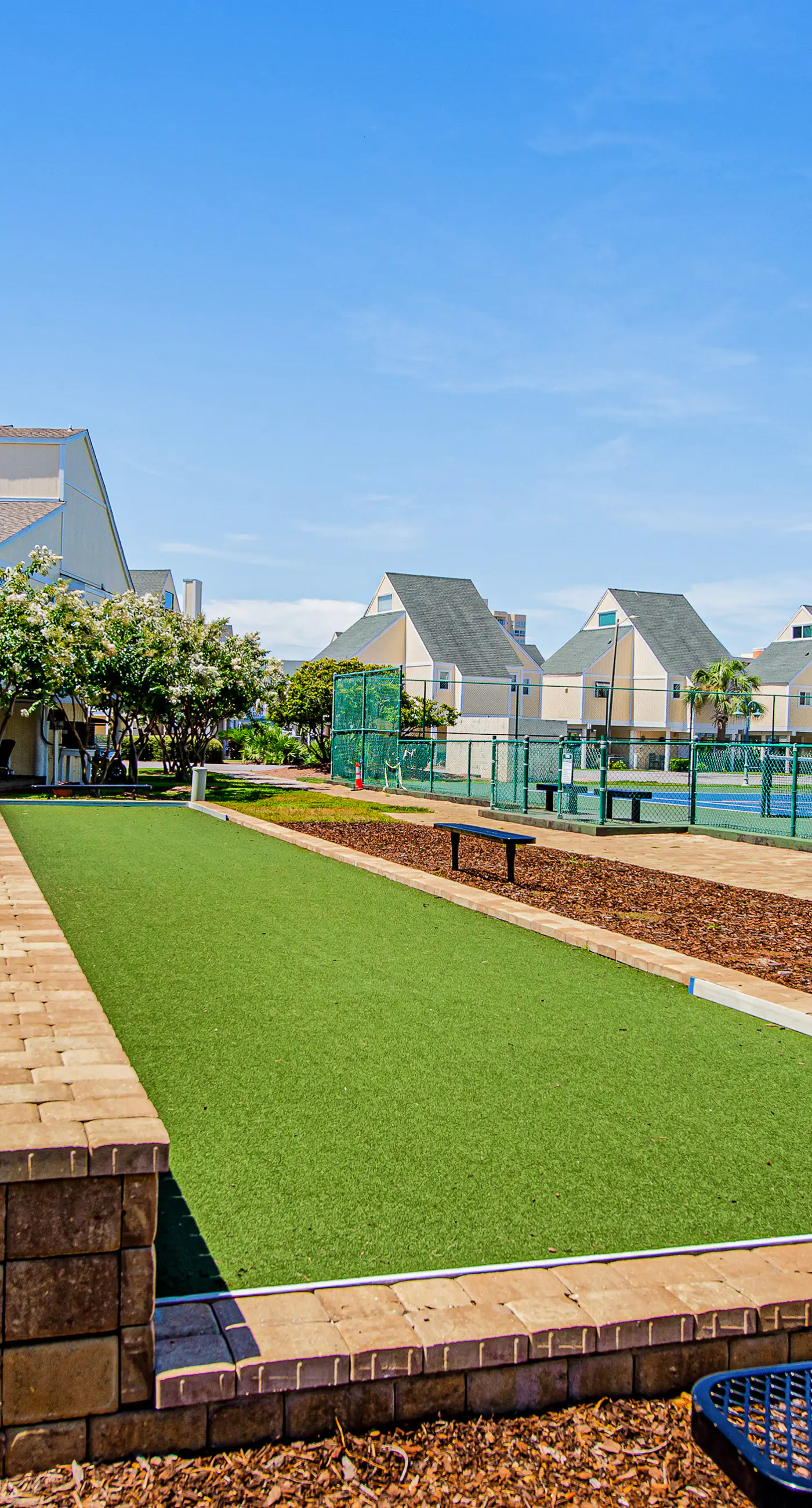 Coastal condo with pool, hot tub, tennis & golf access - dog-friendly