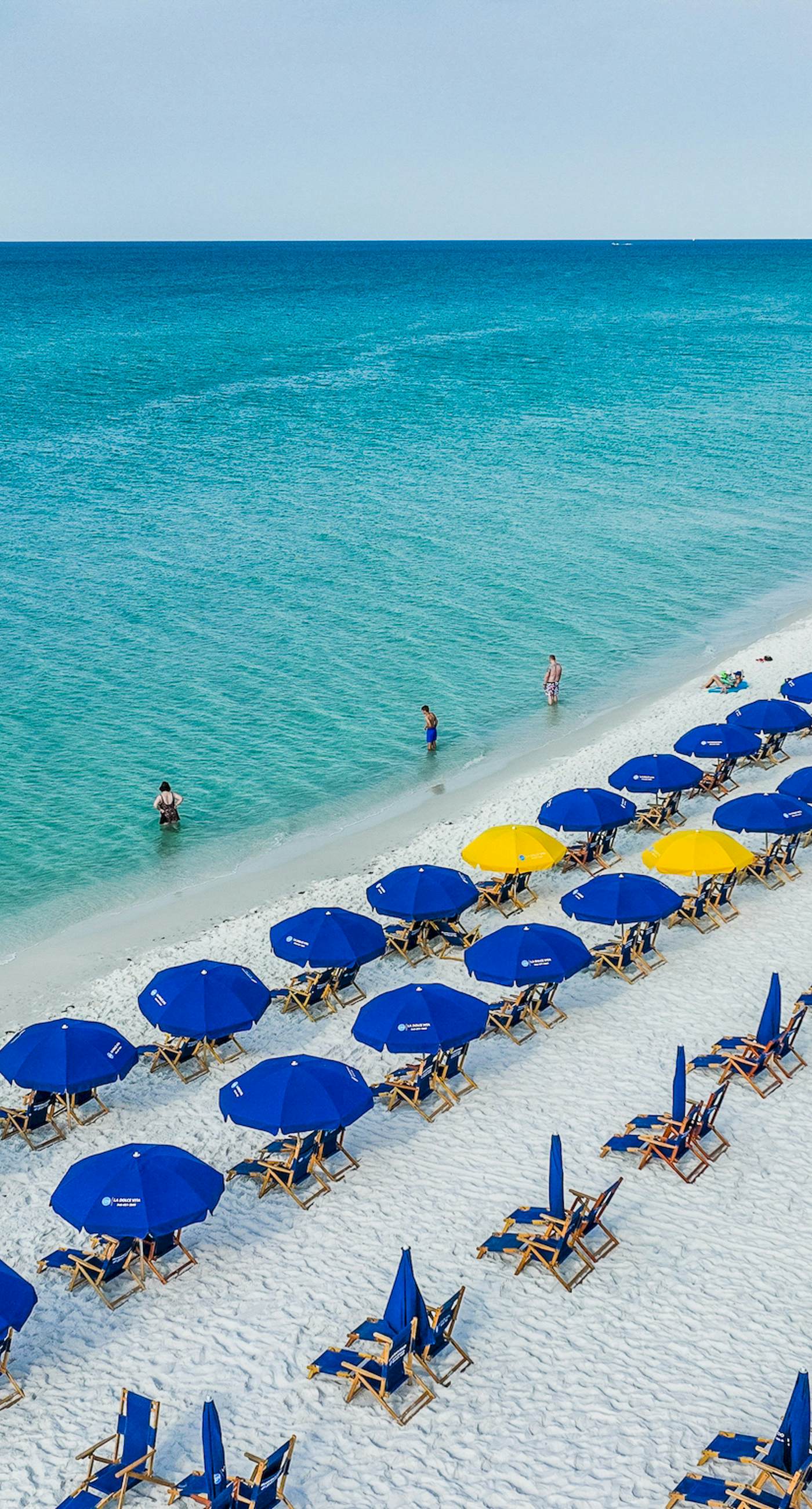 Gulf-front condo with pools, hot tubs, gym, beach access & scenic balcony