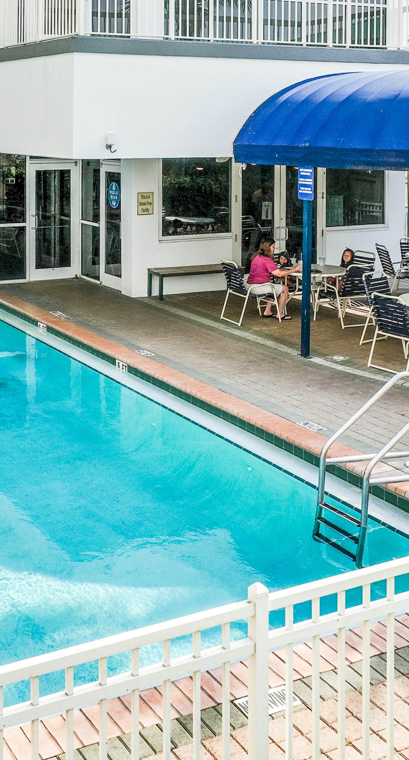 Gulf-front condo with pools, hot tubs, gym, beach access & scenic balcony