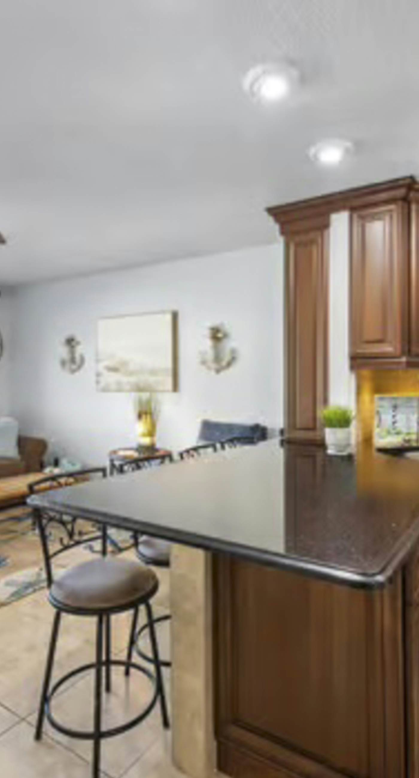 Beachside dog-friendly retreat with pools, hot tub, golf & beach service