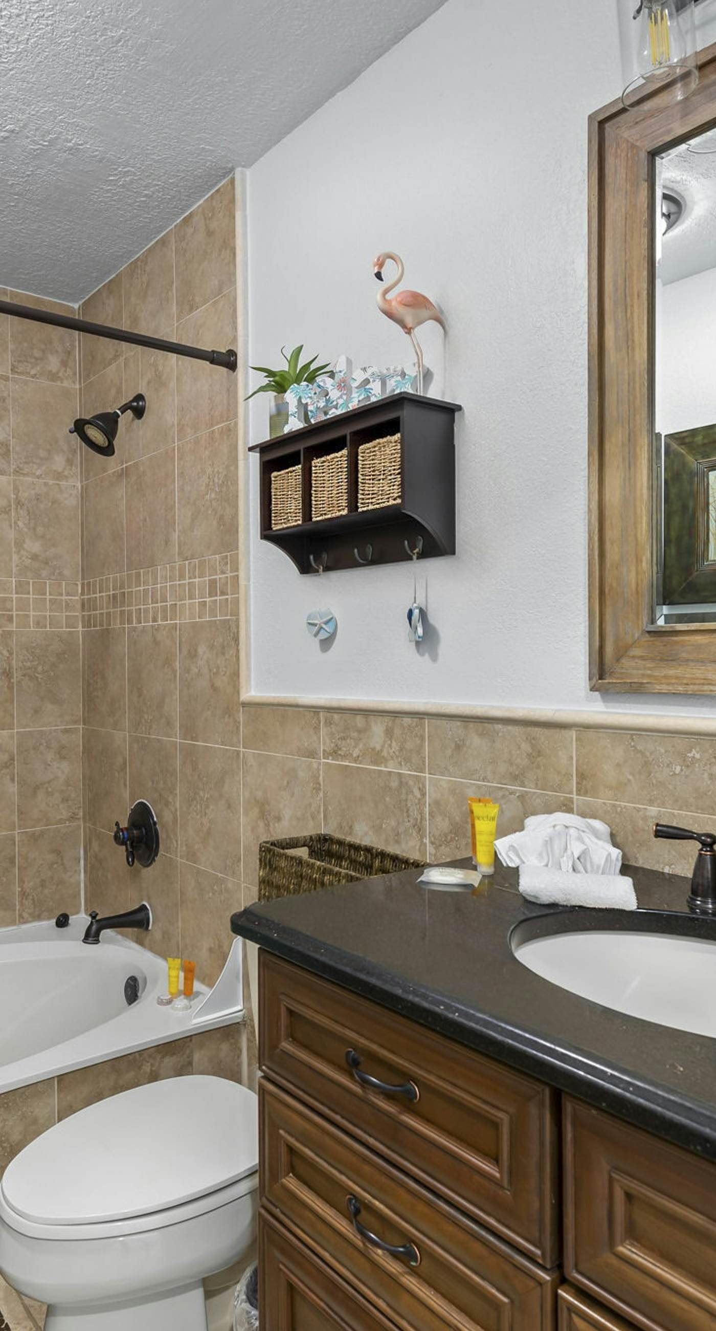 Beachside dog-friendly retreat with pools, hot tub, golf & beach service