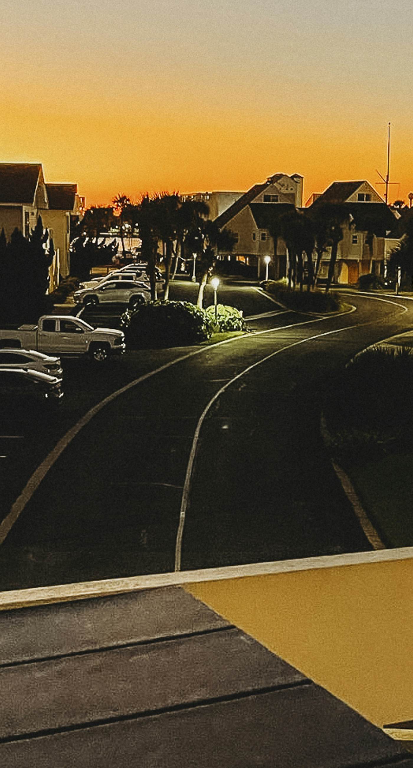 Beachside dog-friendly retreat with pools, hot tub, golf & beach service