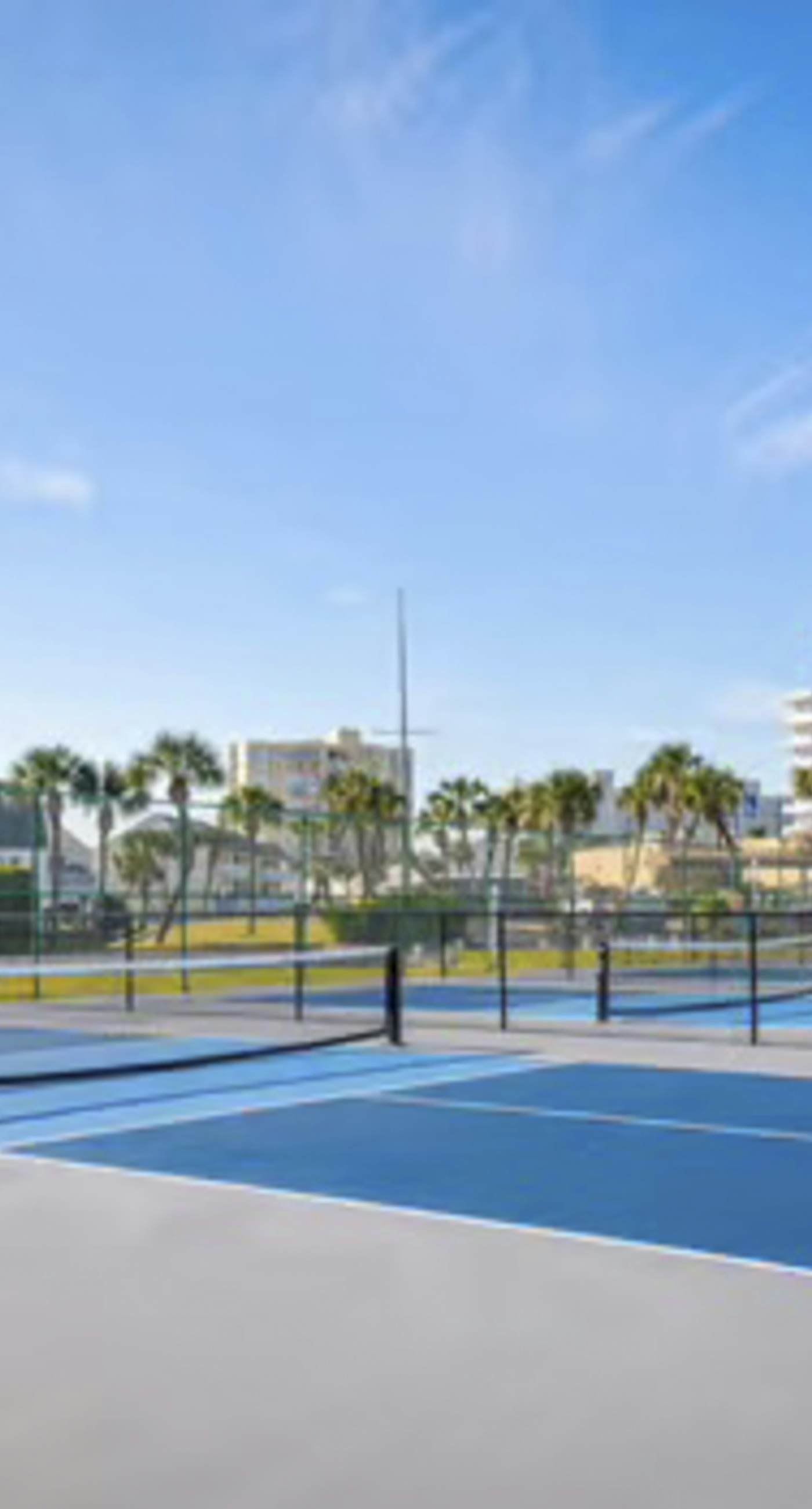 Beachside dog-friendly retreat with pools, hot tub, golf & beach service