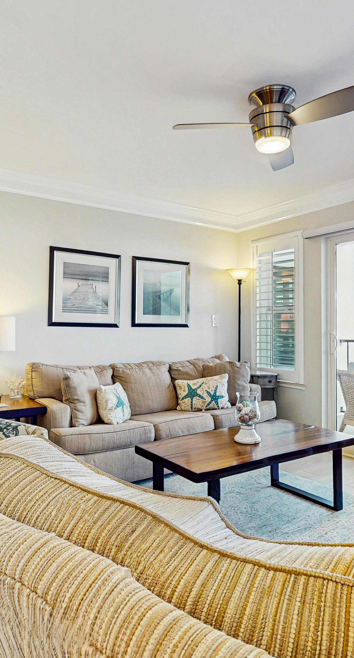 Cozy coastal condo with shared pool, washer/dryer, and beach access