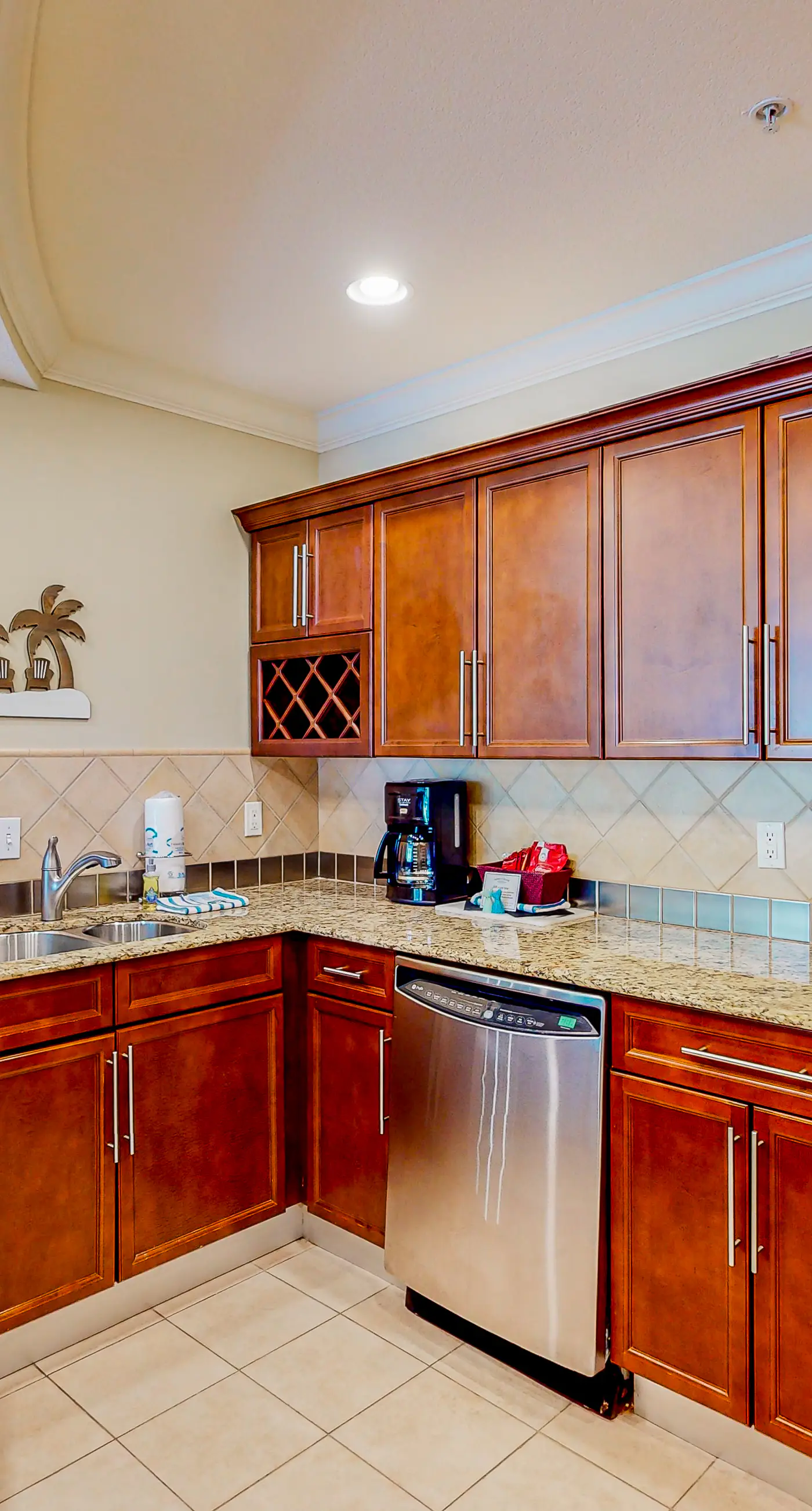 Gulf-view condo with beach access, pool, hot tub, sauna, & private balcony