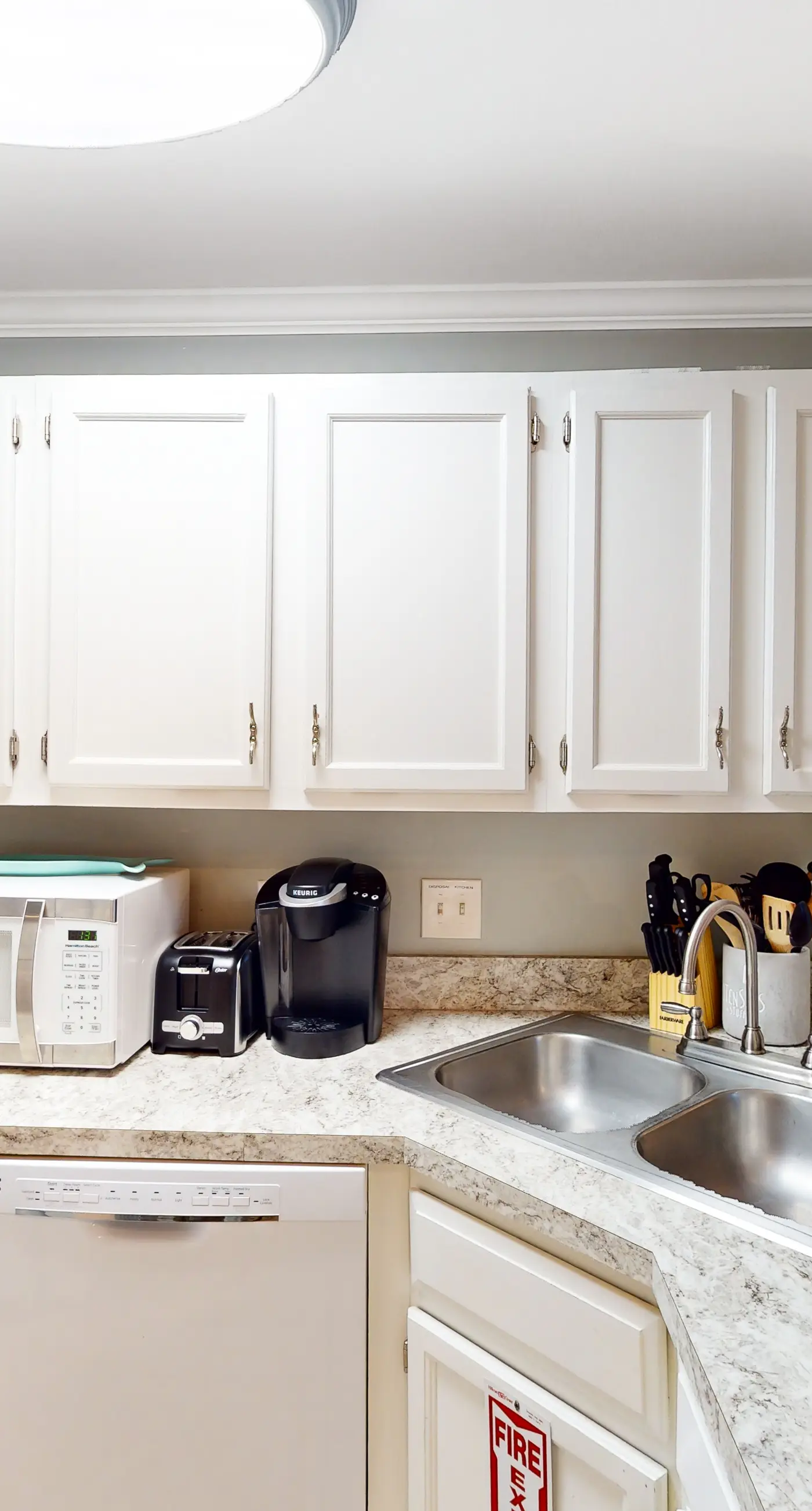 Dog-friendly charming beach condo with pool, hot tub, sauna, deck & water access