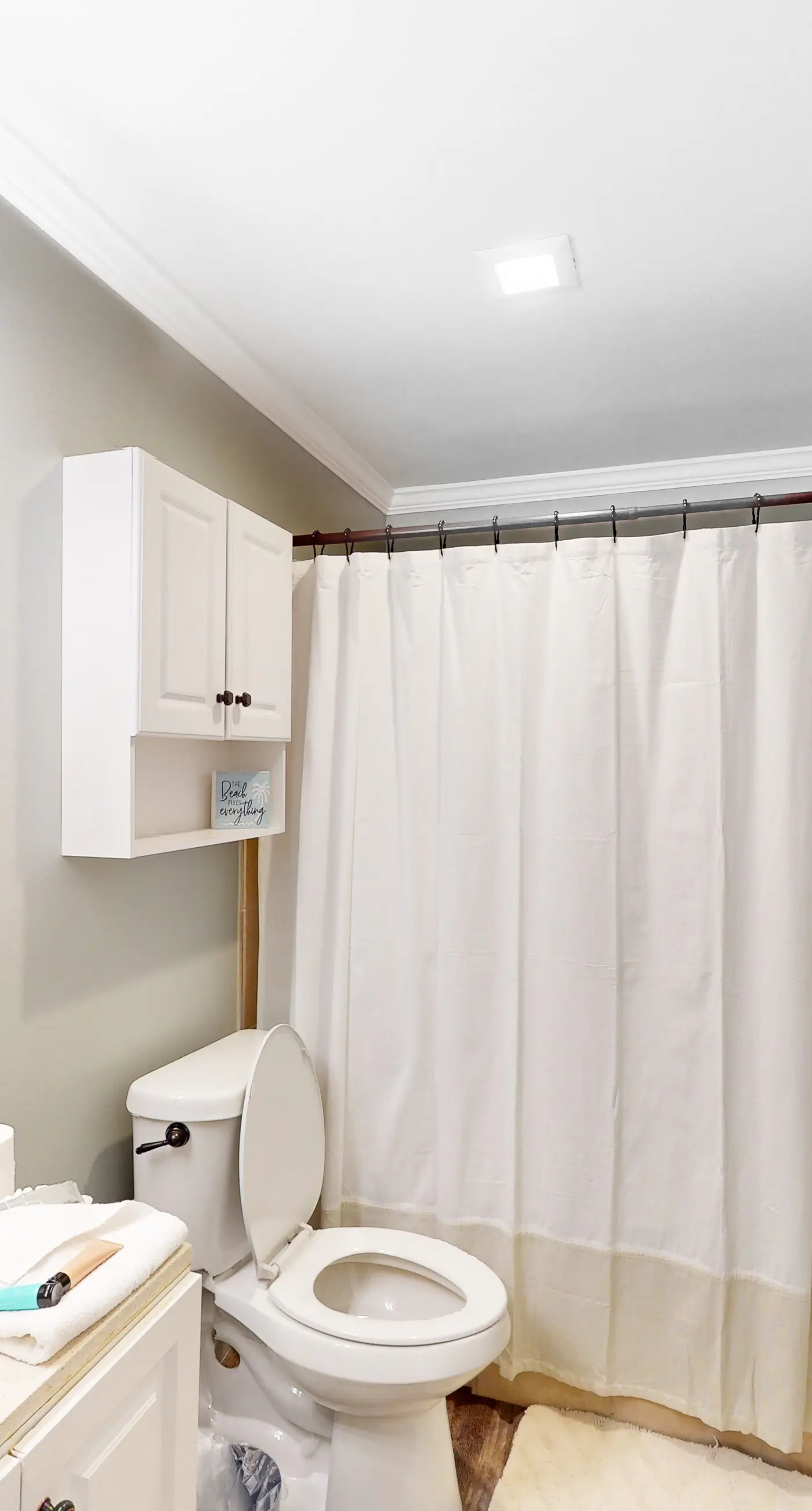 Dog-friendly charming beach condo with pool, hot tub, sauna, deck & water access